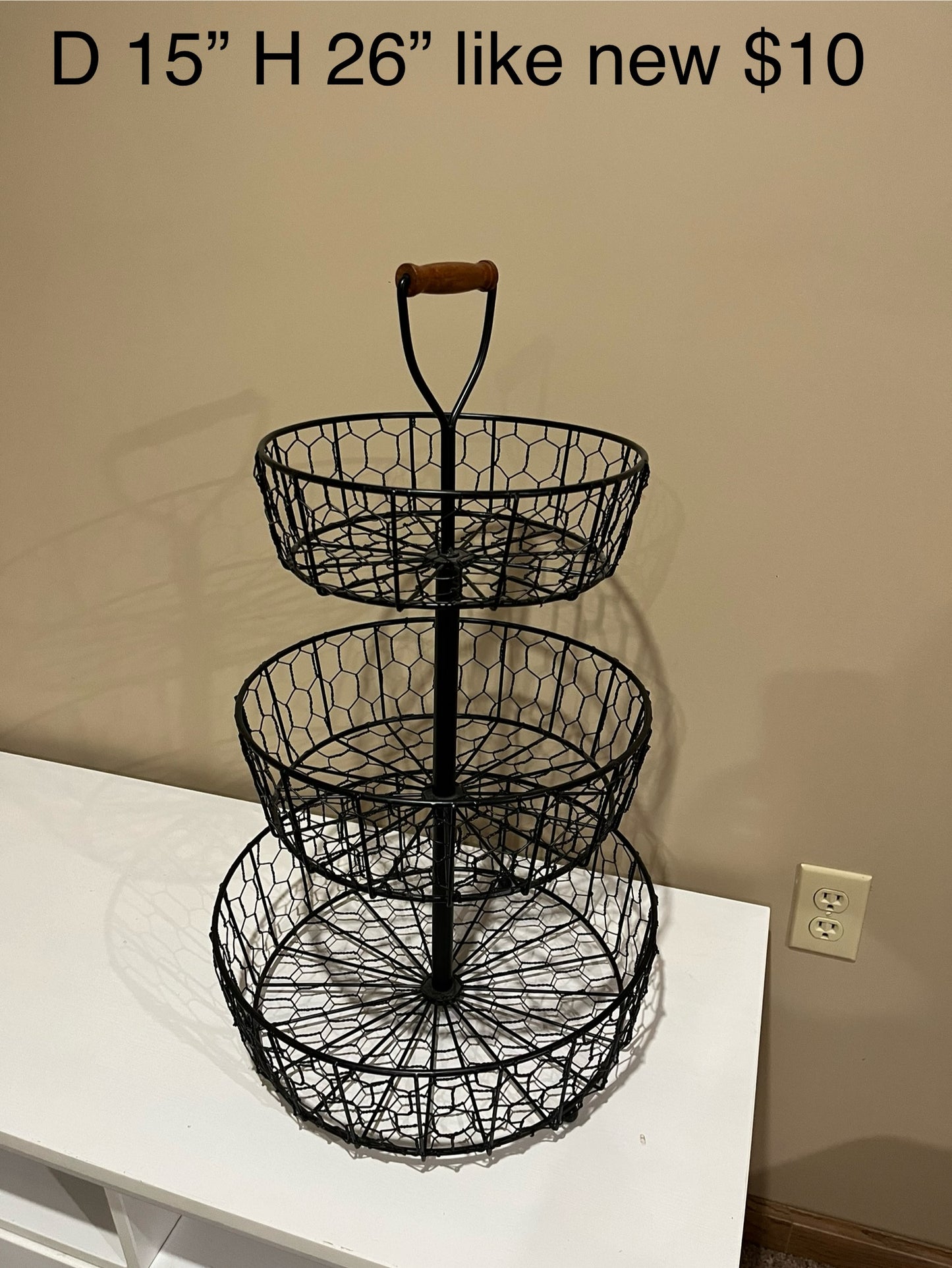 137 three tiered basket