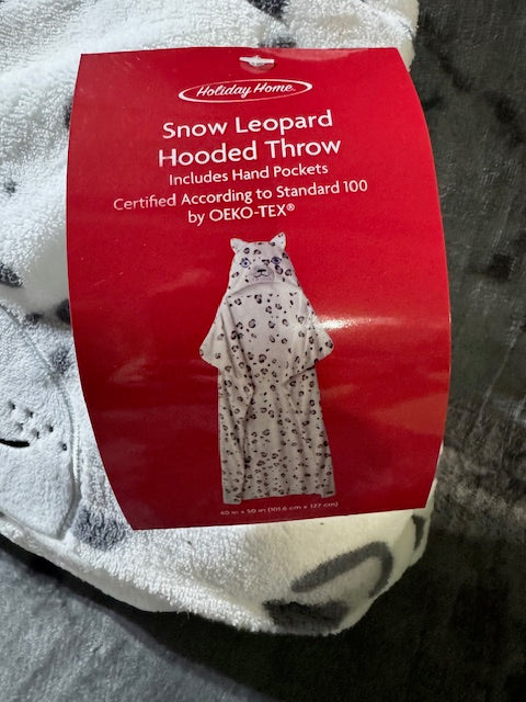 #222 Snow Leopard Hooded Throw 50 x 40 in