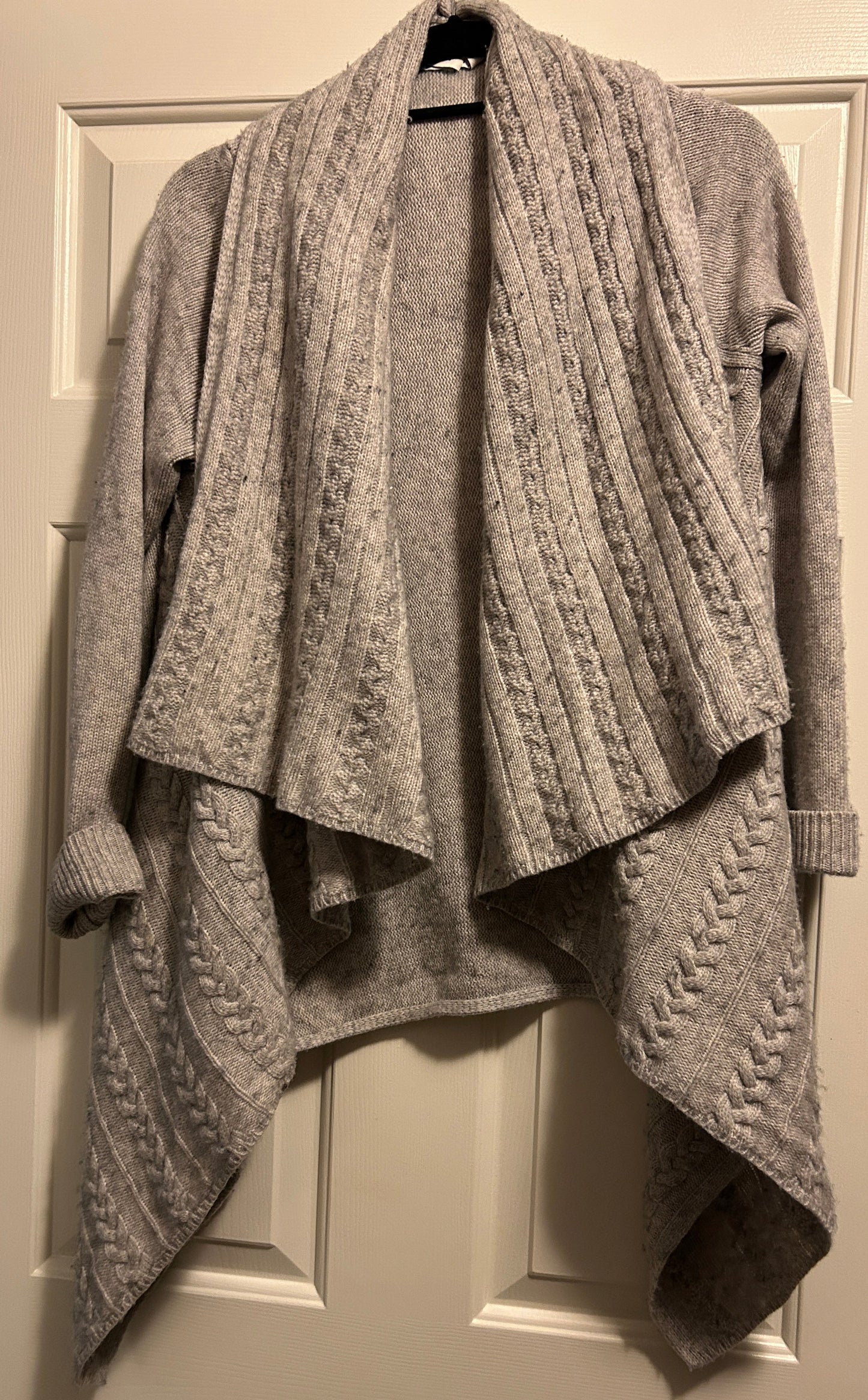 #35 womens M vineyard vines cashmere sweater