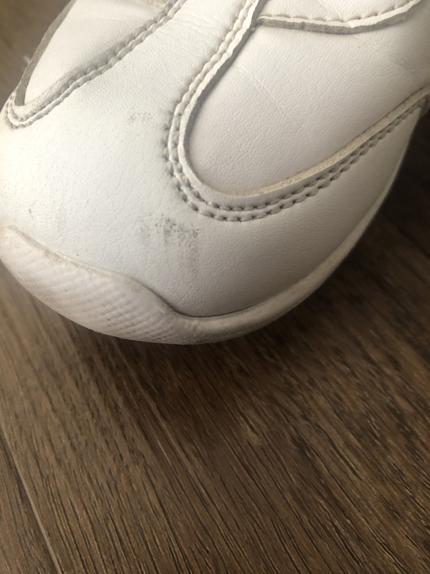#124 Varsity Cheerleading Shoes Girls Size 4.5