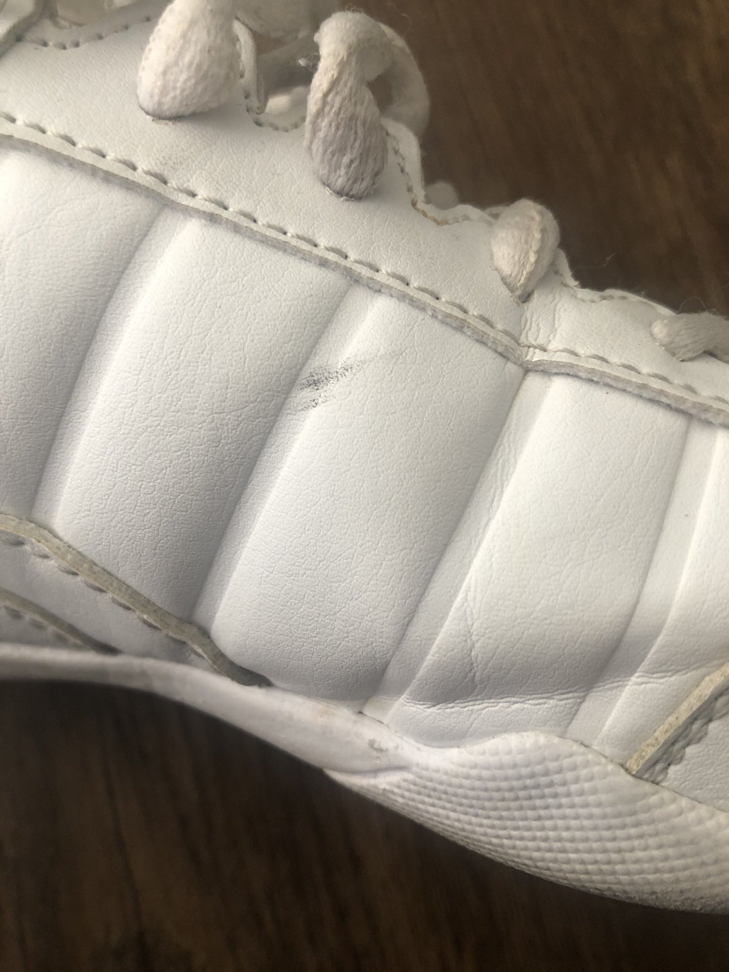 #124 Varsity Cheerleading Shoes Girls Size 4.5