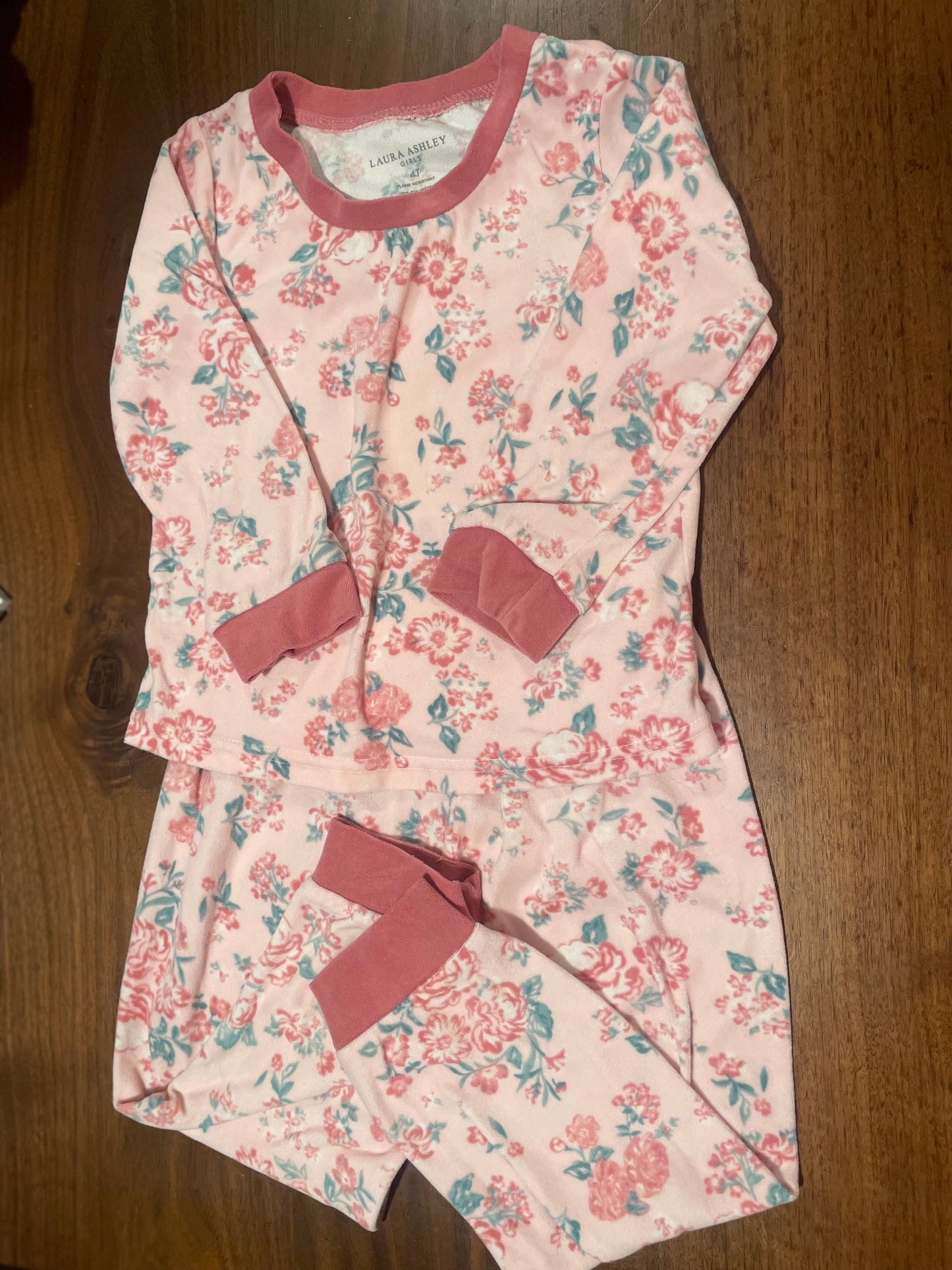 #177 Laura Ashley Girls Pink Floral Pajamas 4T