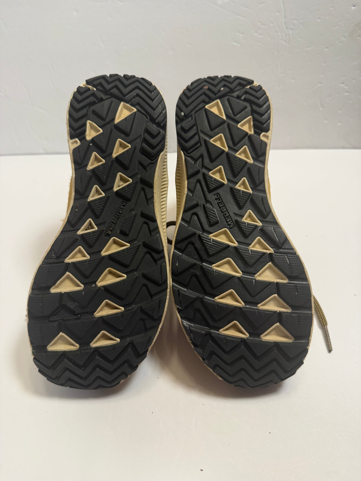 #141 Unisex Shoe 2M Merrell Mustard Hiking Boots