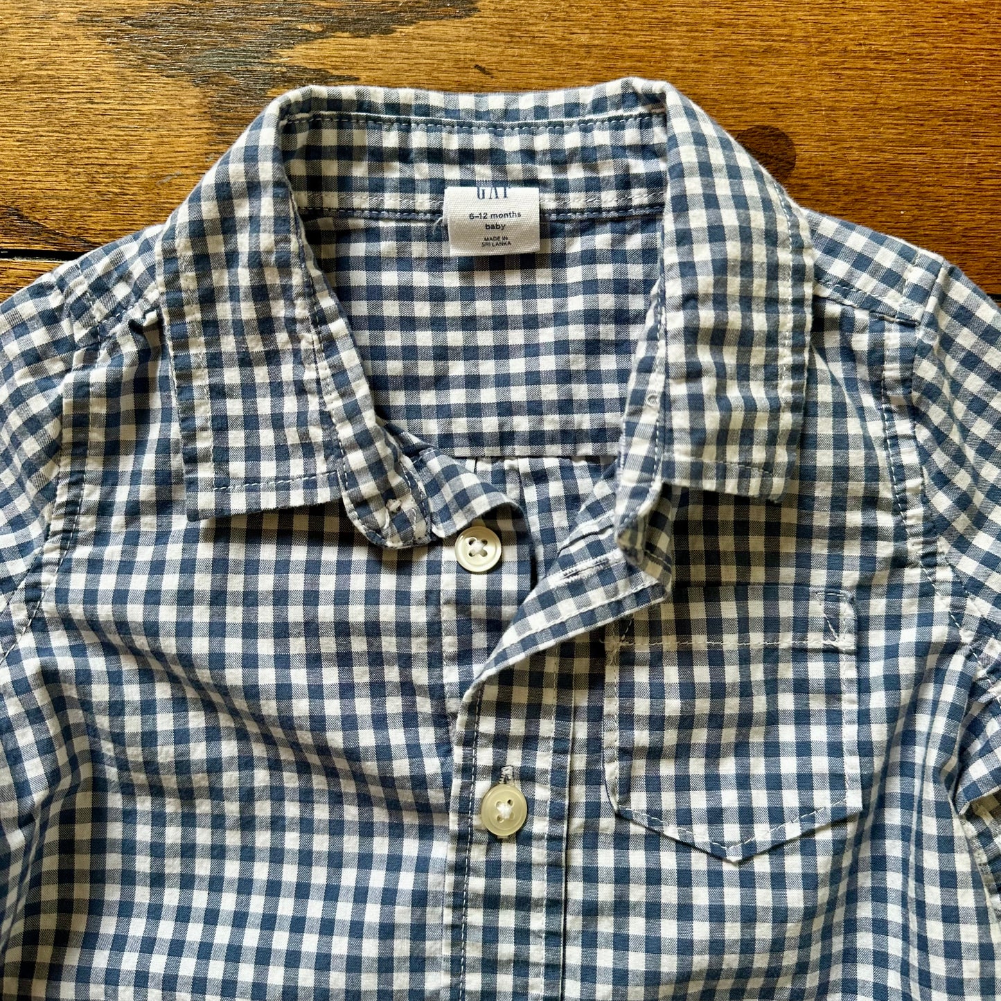 #95 EUC Boys Gap Blue Gingham Button Down Short Sleeve Shirt, size 6-12 months