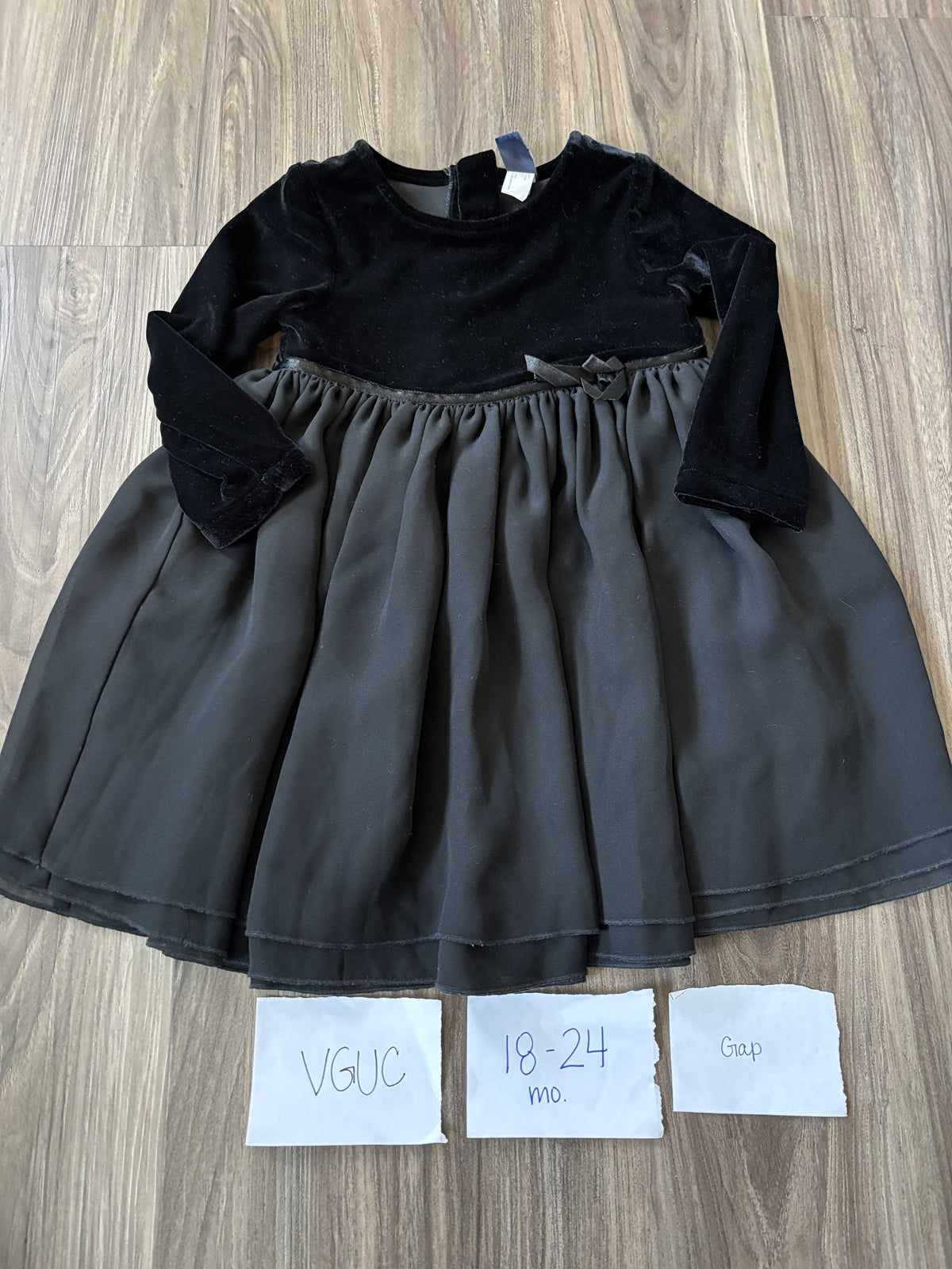#138 - 18-24 Mo VGUC Gap Black Dress