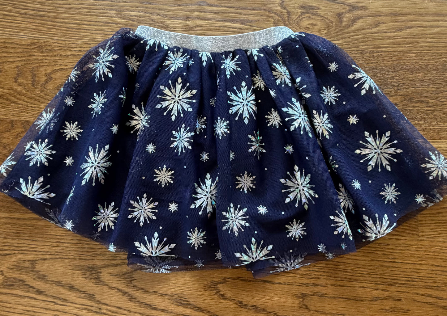 52 - Girls 4T Disney Elsa / Forzen / Snowflake Skort