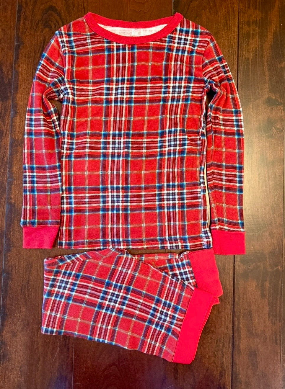 #28 Wondershop Holiday Pajamas - Size 6