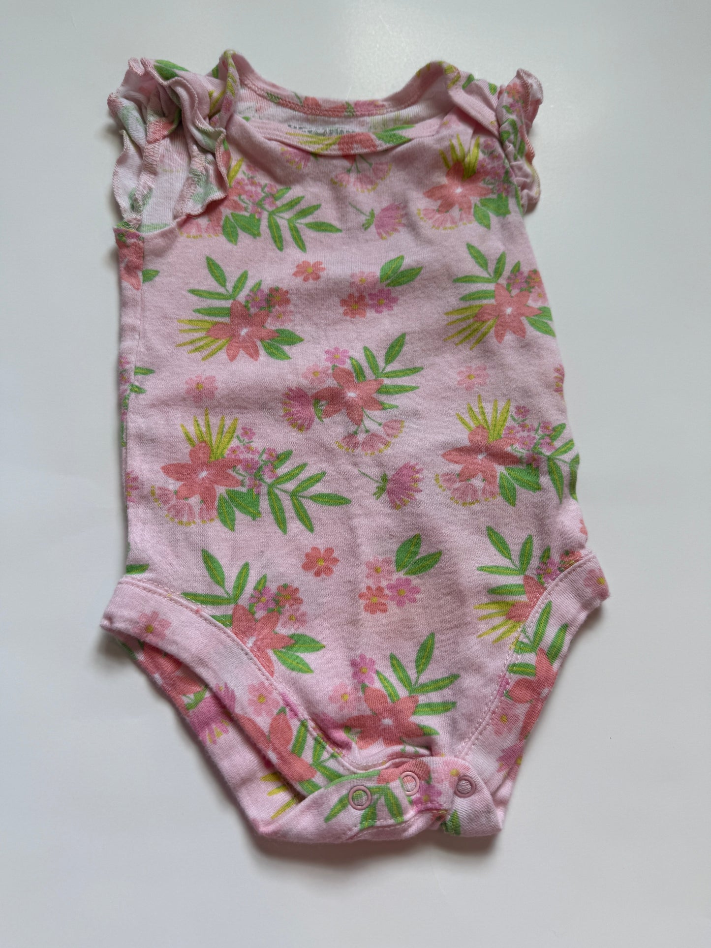 REDUCED #116 Bundles Baby Place summer pattern onesie and shorts bundle (5 onesies, 2 shorts) girls 6-9 months