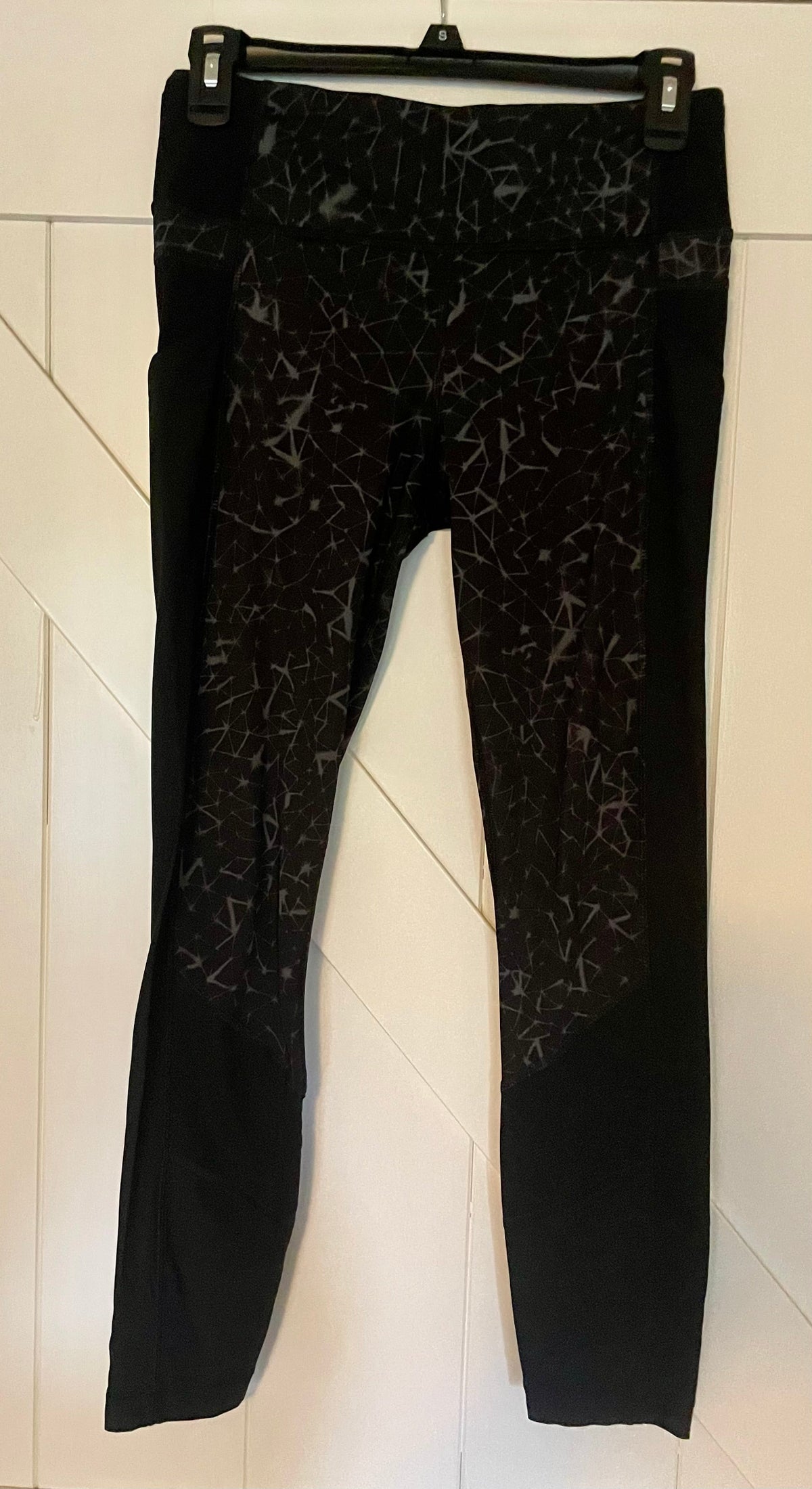Seller #73 Lululemon Black 3/4 Length Leggings Women’s Size 6
