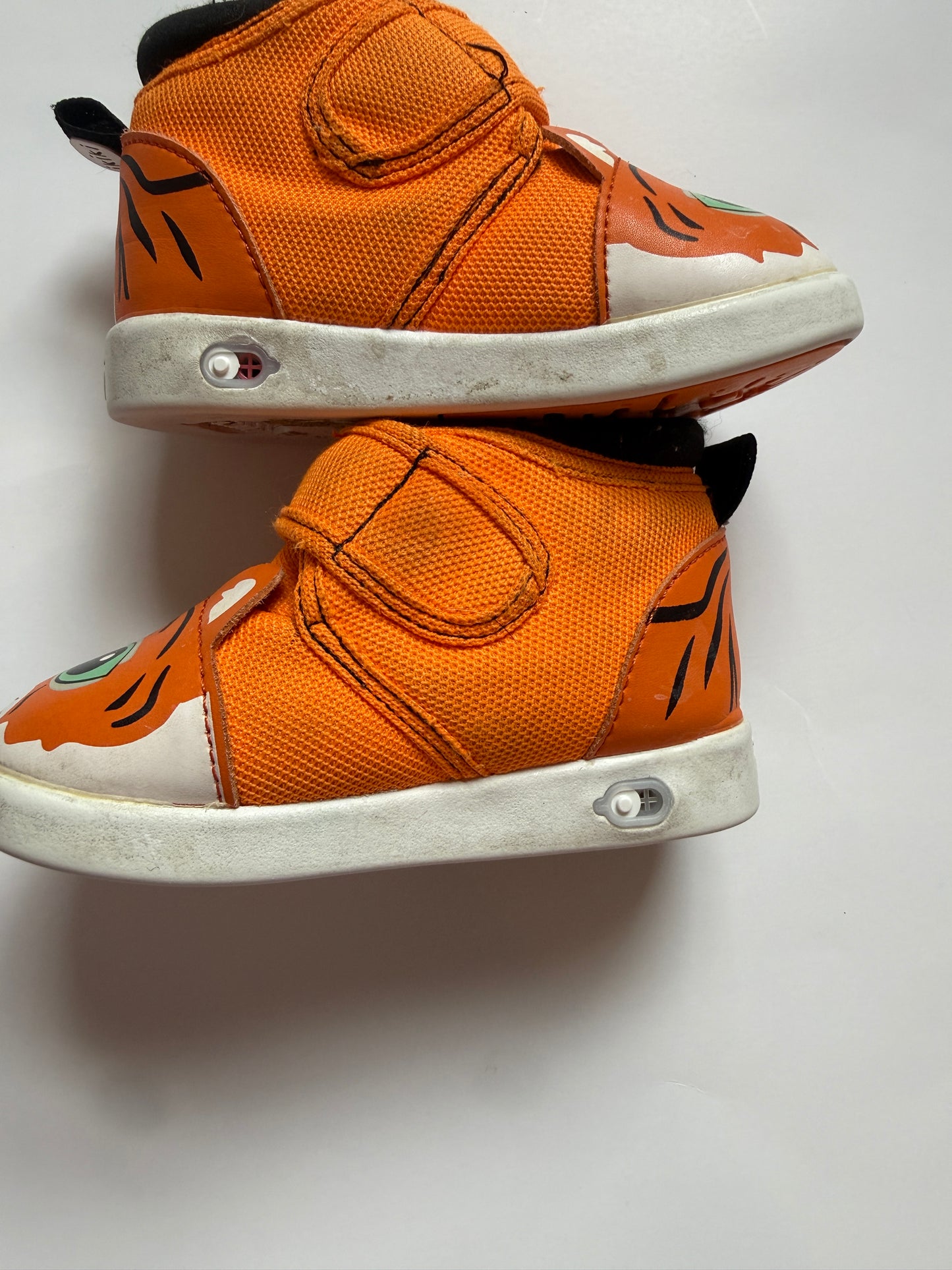 #116 Ikiki Tiger Squeaky shoes. Gender Neutral size 5c