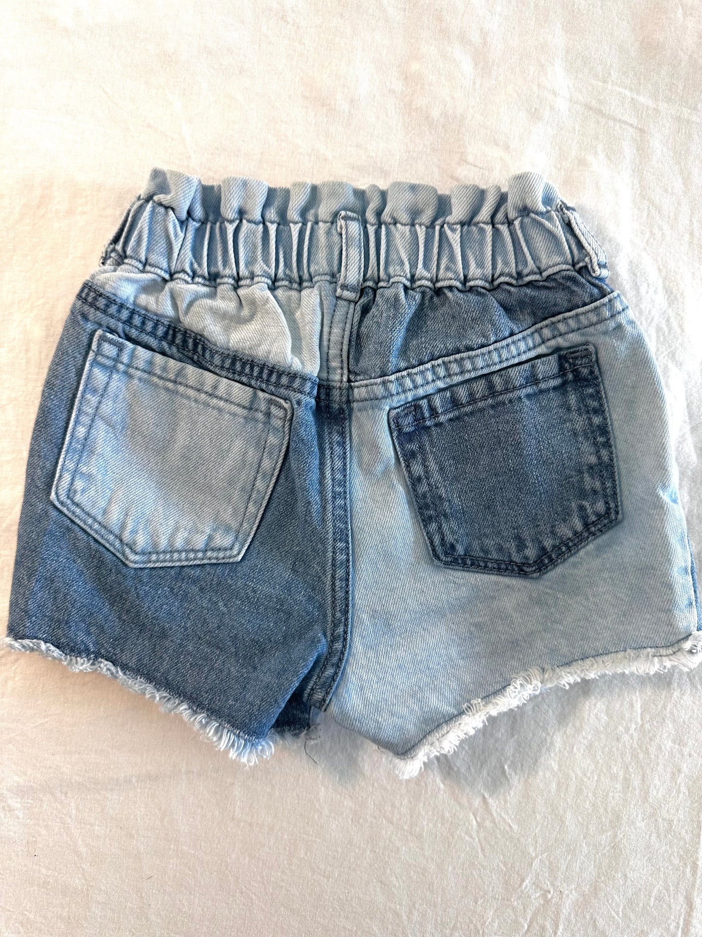 #30 Gap Mixed Denim Shorts - EUC - 4T