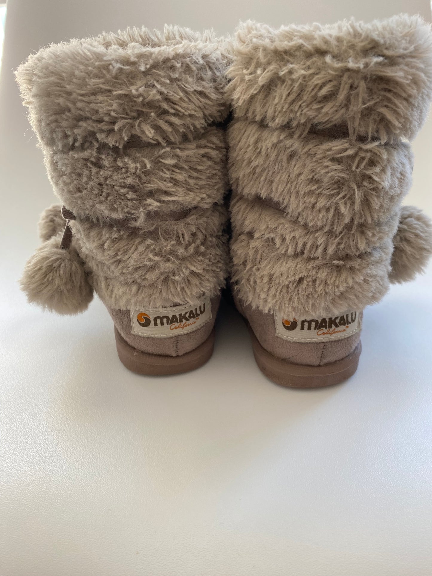 #117- Girls 8c, Makalu fur lined boots with tassels, GUC,*reduced*