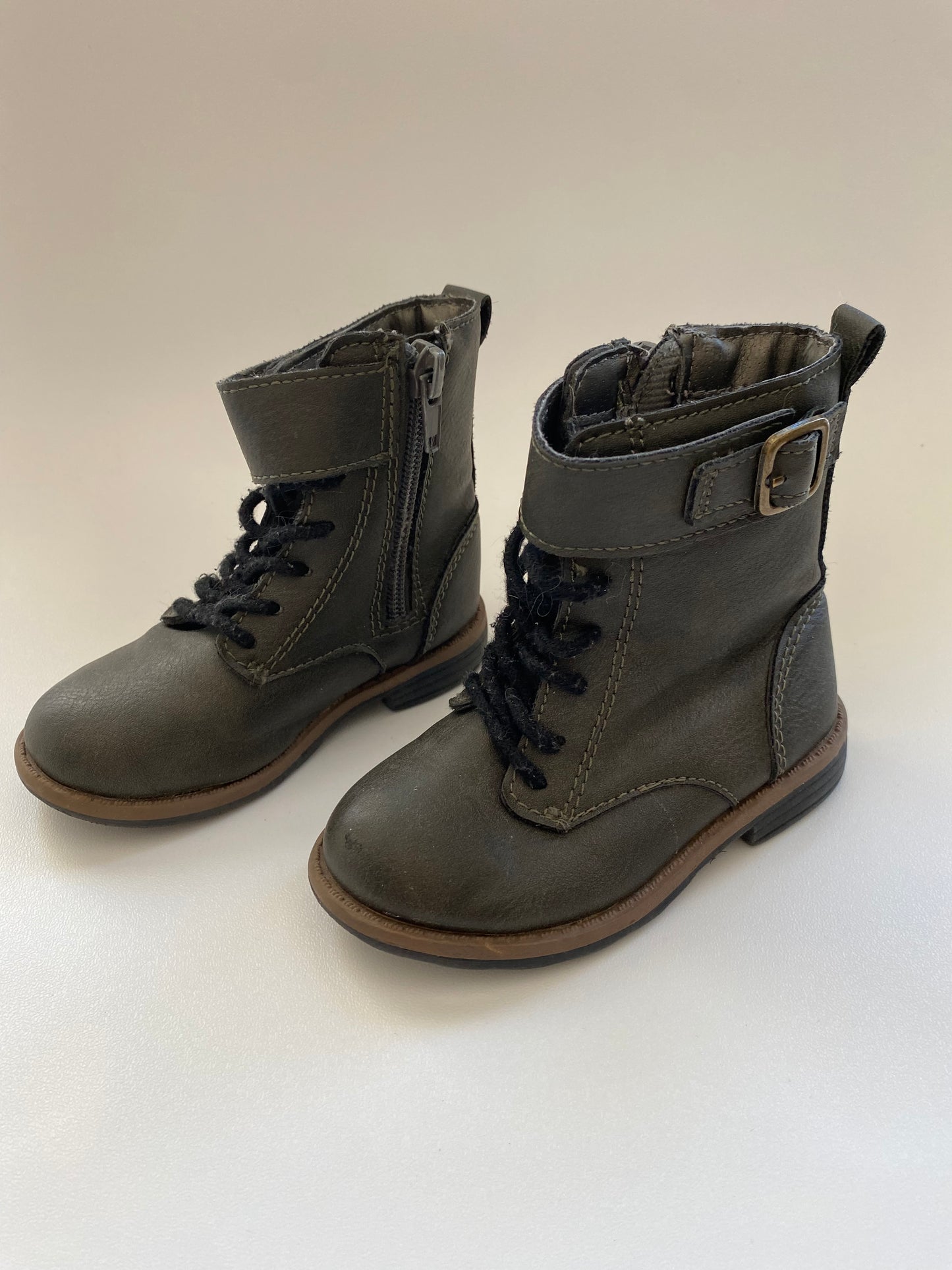 #117- Girls 6c, Carter’s black boots, GUC