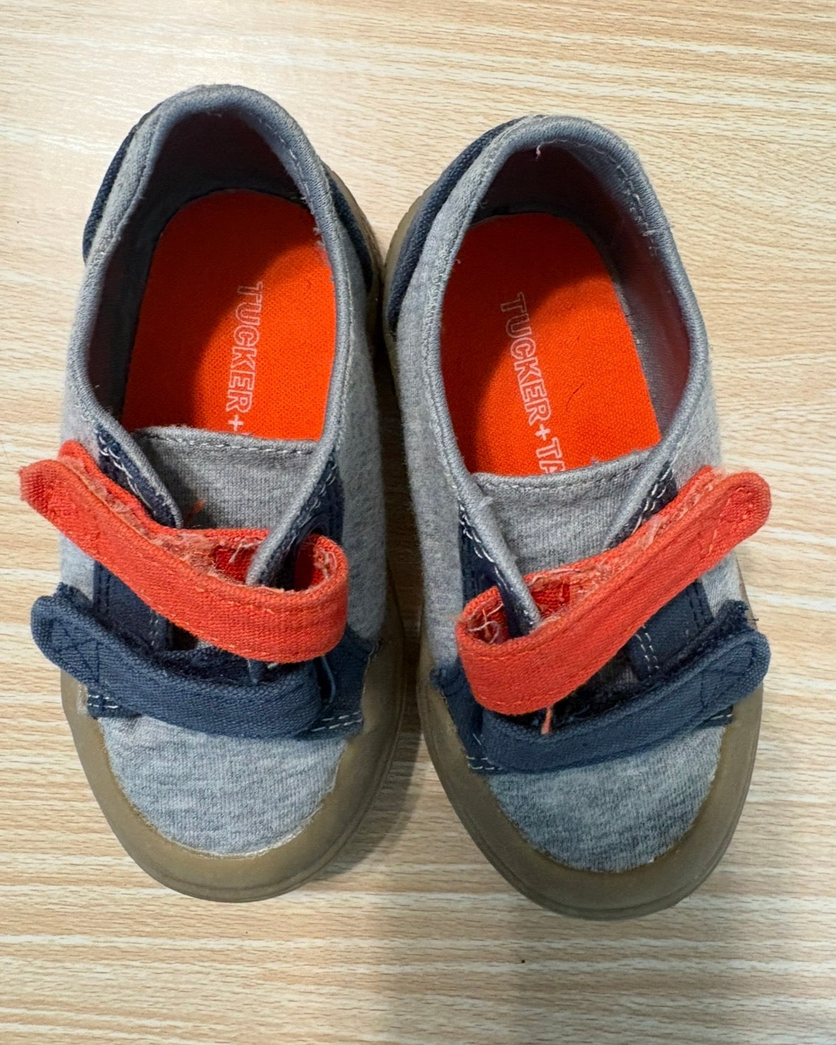 Seller #196 Toddler Boys Tucker & Tate Size 5 Velcro Shoes