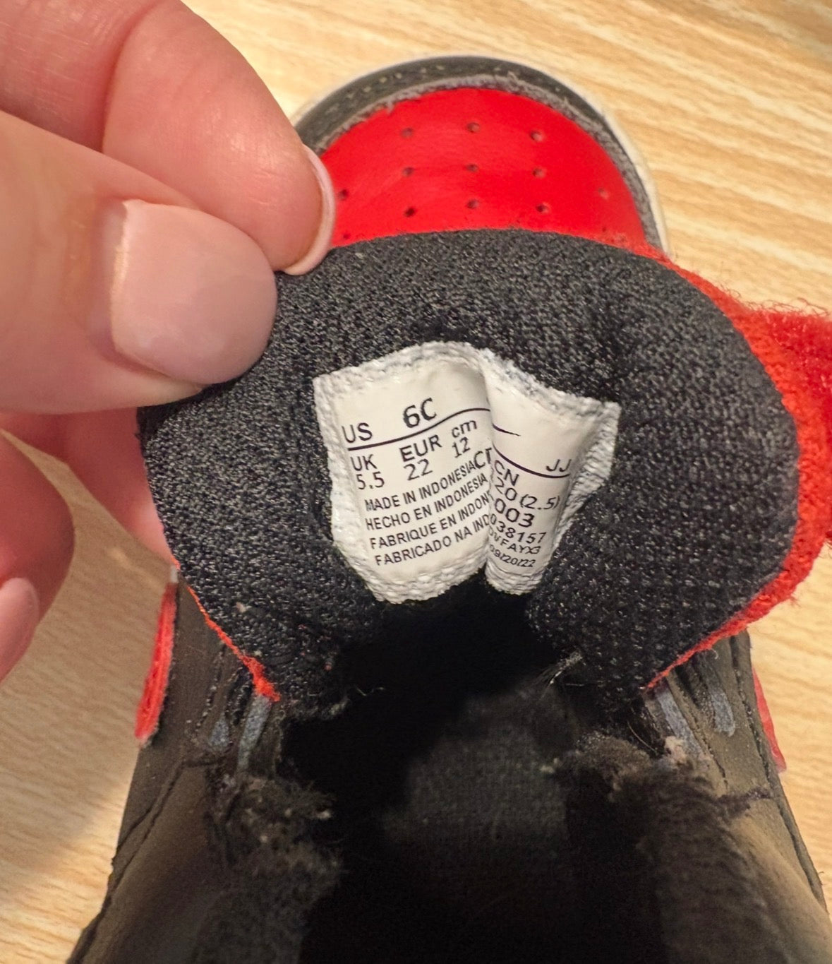 Seller #196 Toddler Boy Black and Red Nike Shoes Size 5.5