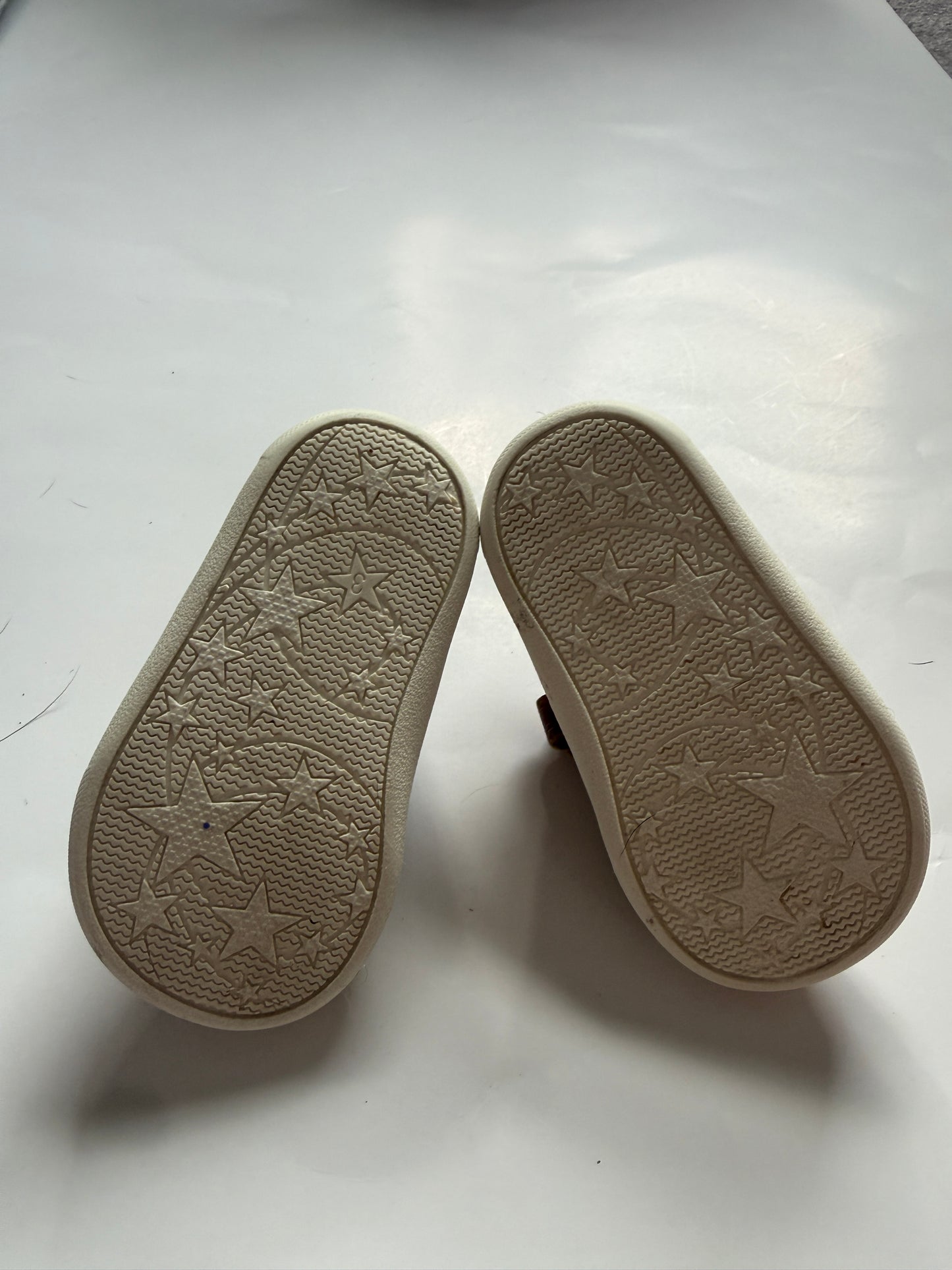 #116 Carters tan shoes with bow girls size c3