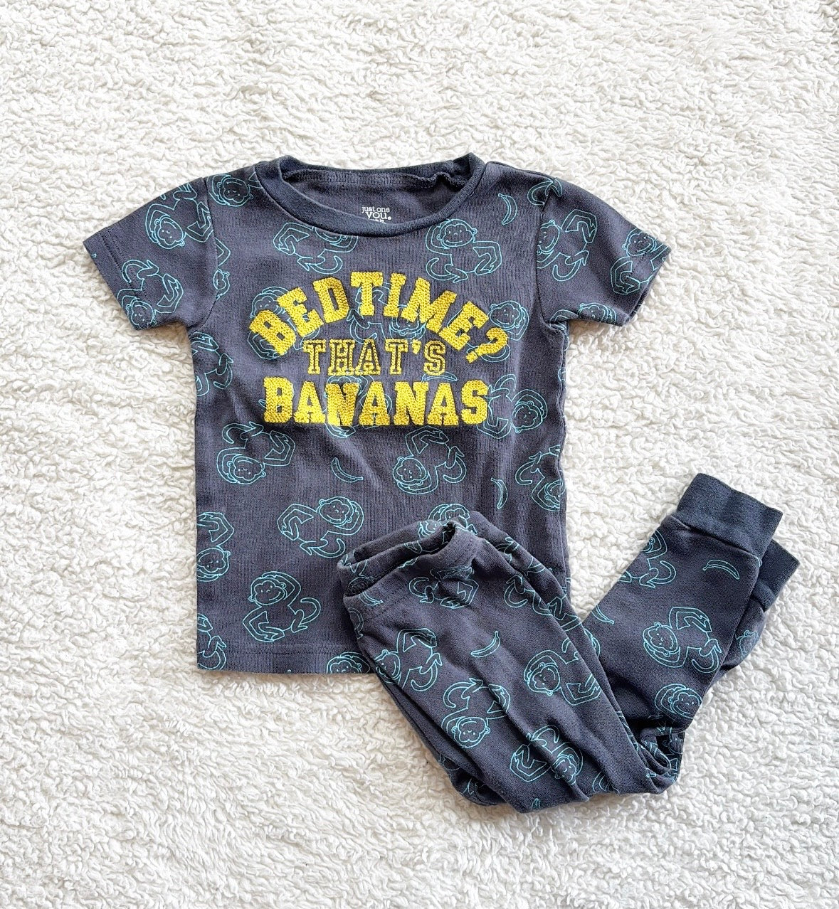#58 Carters 18 M GN 2 Piece Pajama Set