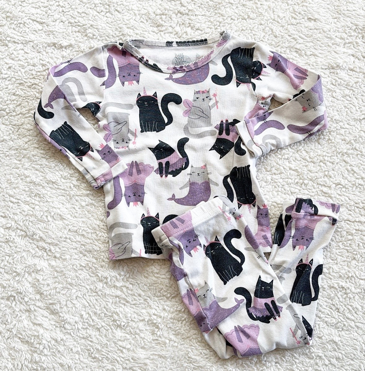 #58 Carters 18 M Girls Long Sleeve 2 Piece Kitty Pajamas