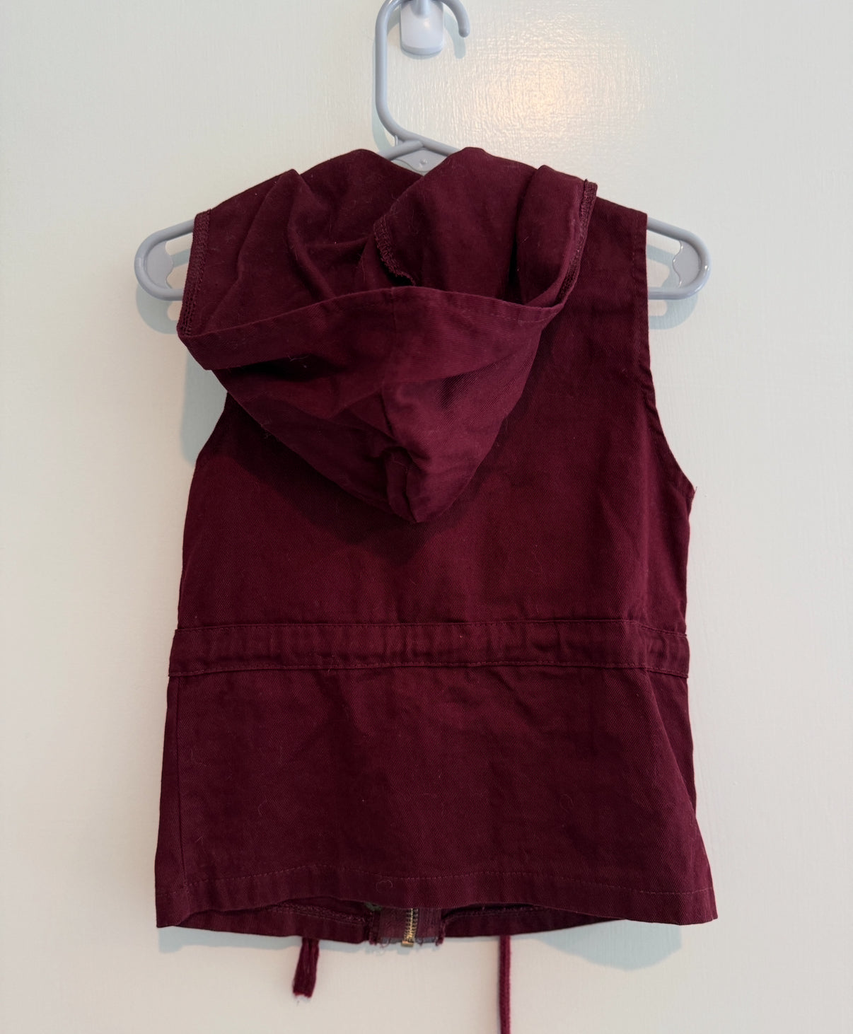 #146 - REDUCED Girls 3T Maroon Vest