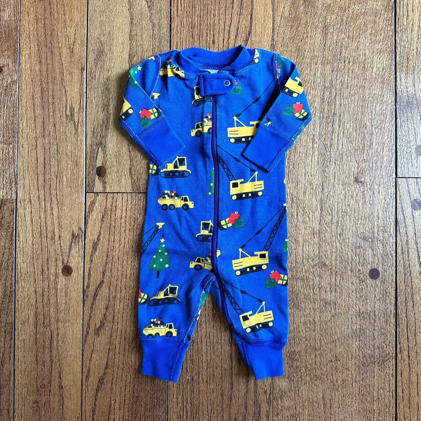 #95 GUC Boys Hanna Andersson Blue Christmas Crew Sleeper, size 0-3 months