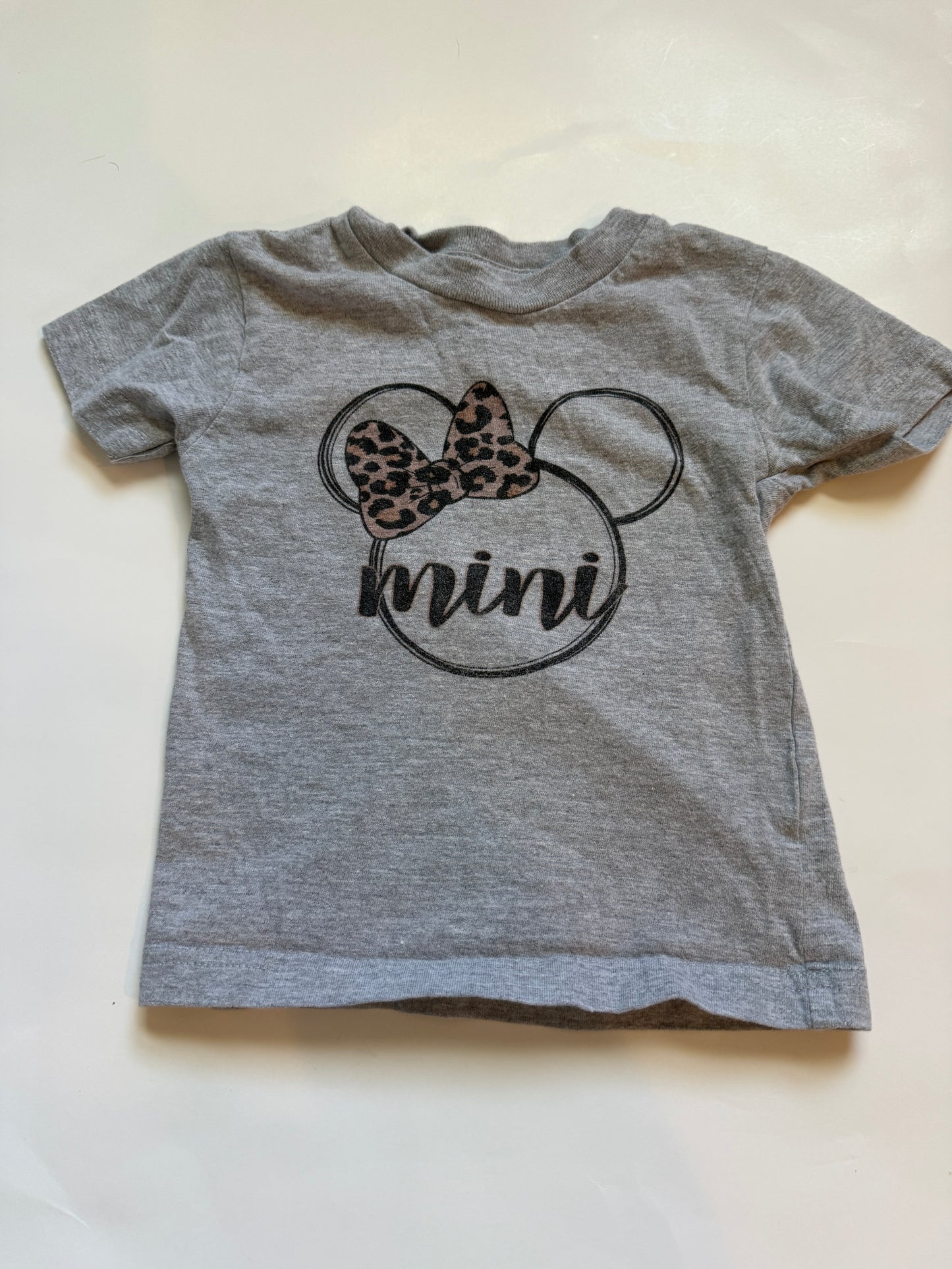 #116 Minnie cheetah bow “Mini” tshirt girls 6-12 months
