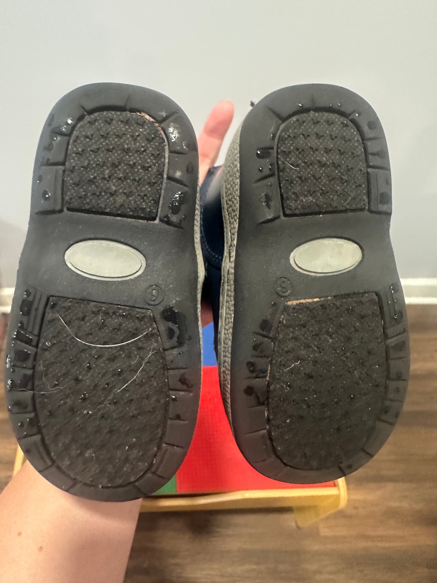 #24 size 6 snow boots