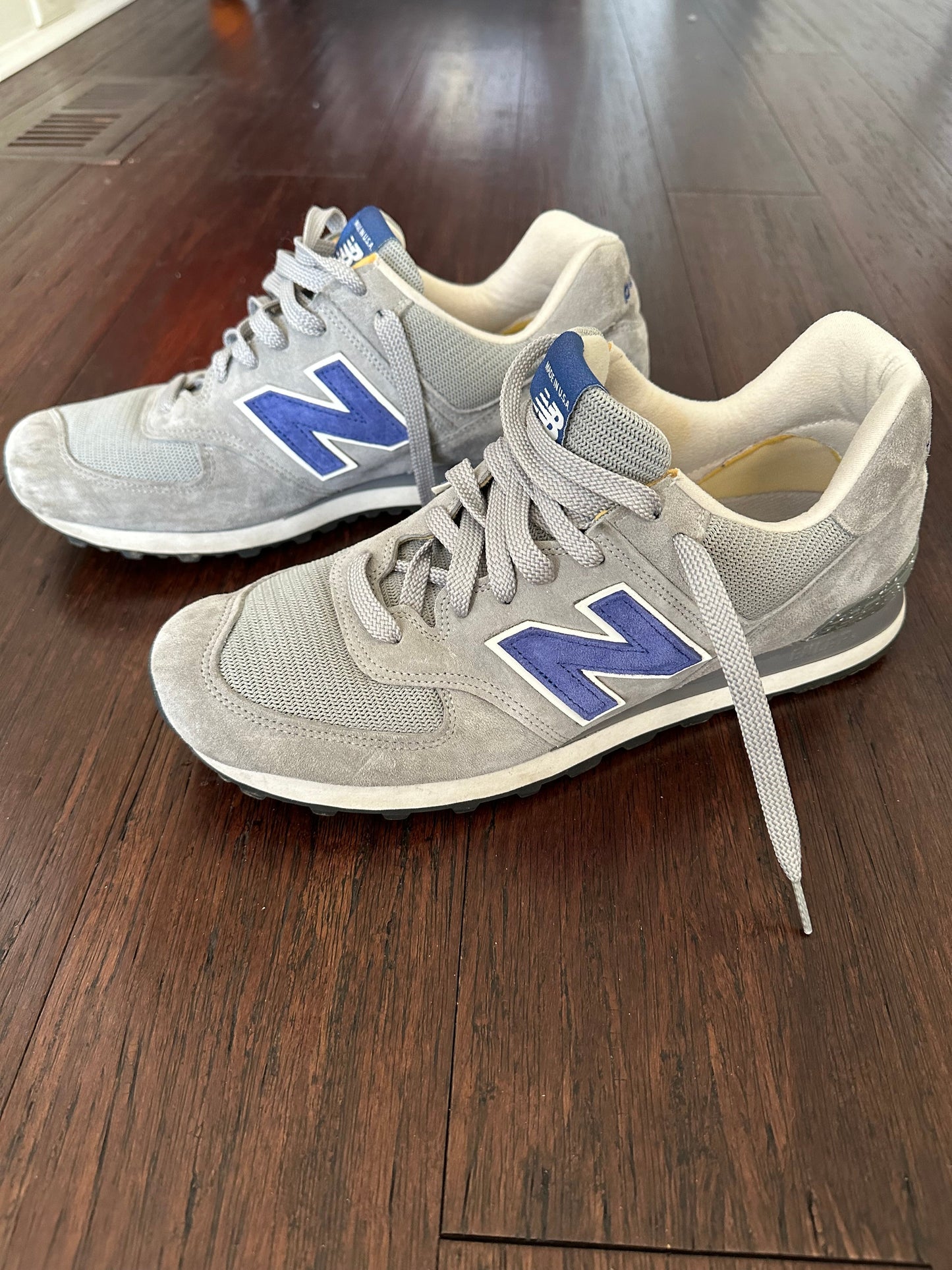 Seller 48, New Balance, Gray / Blue, Men’s size 11.5. LIKE NEW *REDUCED*