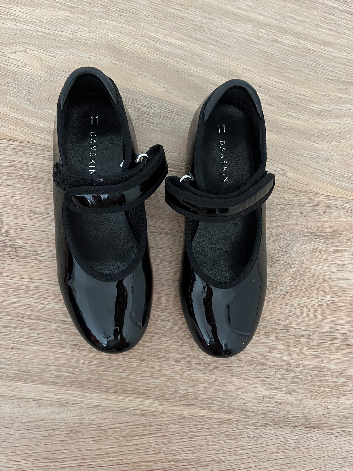 #110 Girls Size 11 Tap Shoes