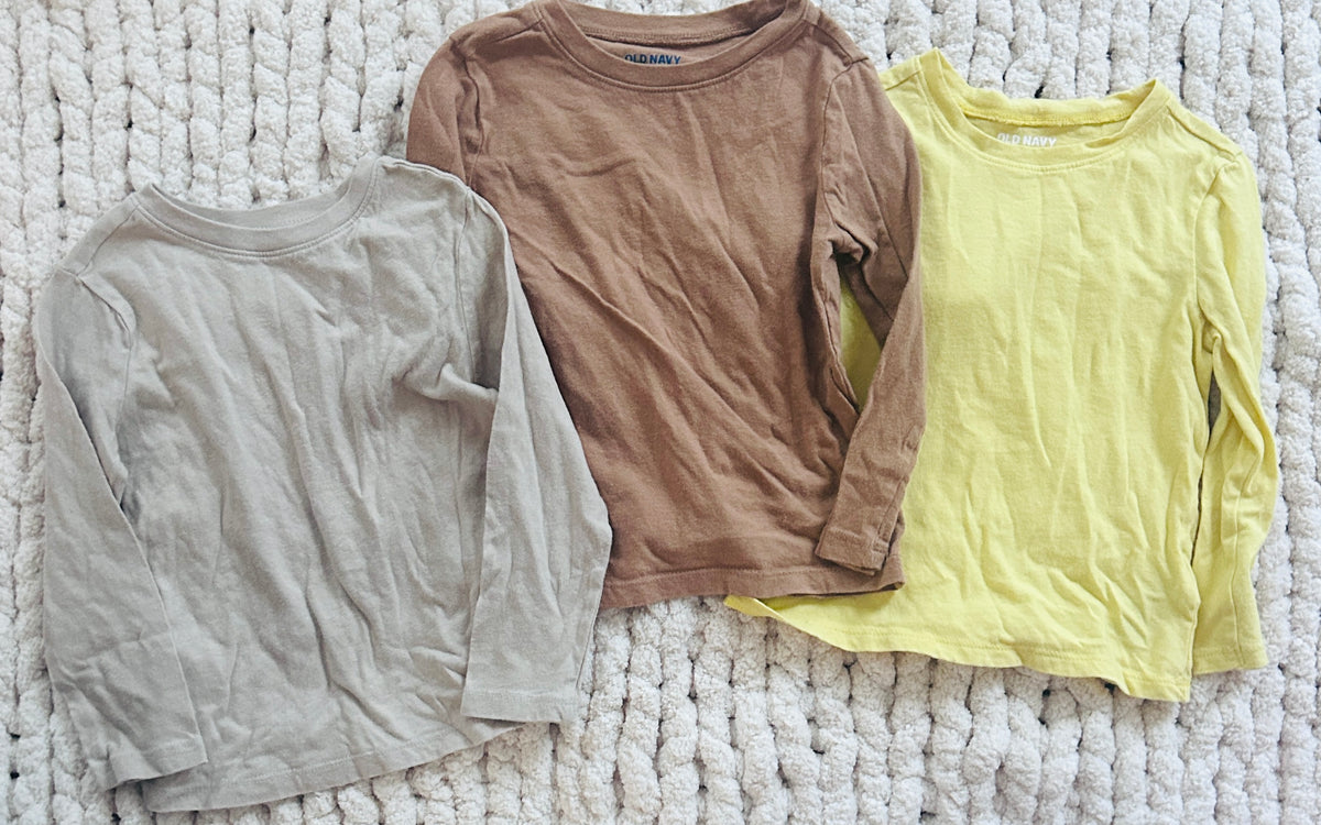 #15 Old Navy 3t Basic Bundle of Long Sleeve Shirts (3)