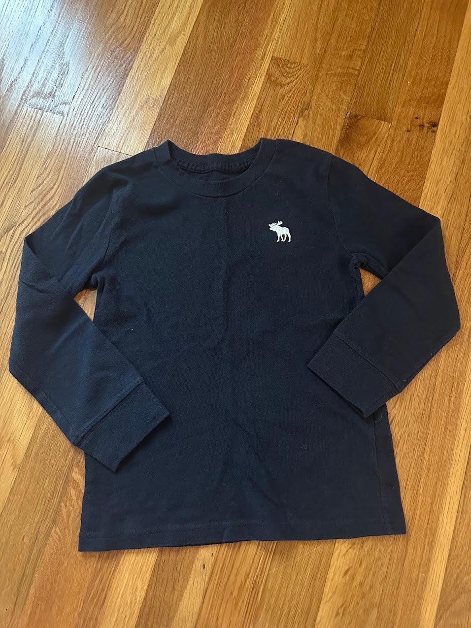 Seller #101 Abercrombie boys size 5-6 navy long sleeve