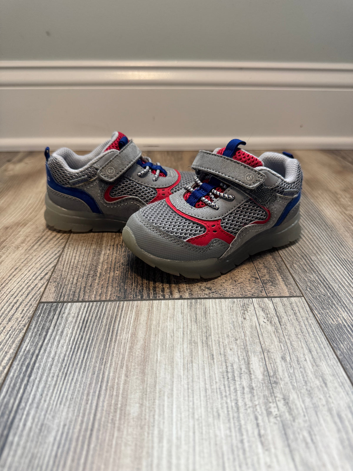 Seller #84 | EUC Stride Rite 360 Wide feet, size 8 Sneaker