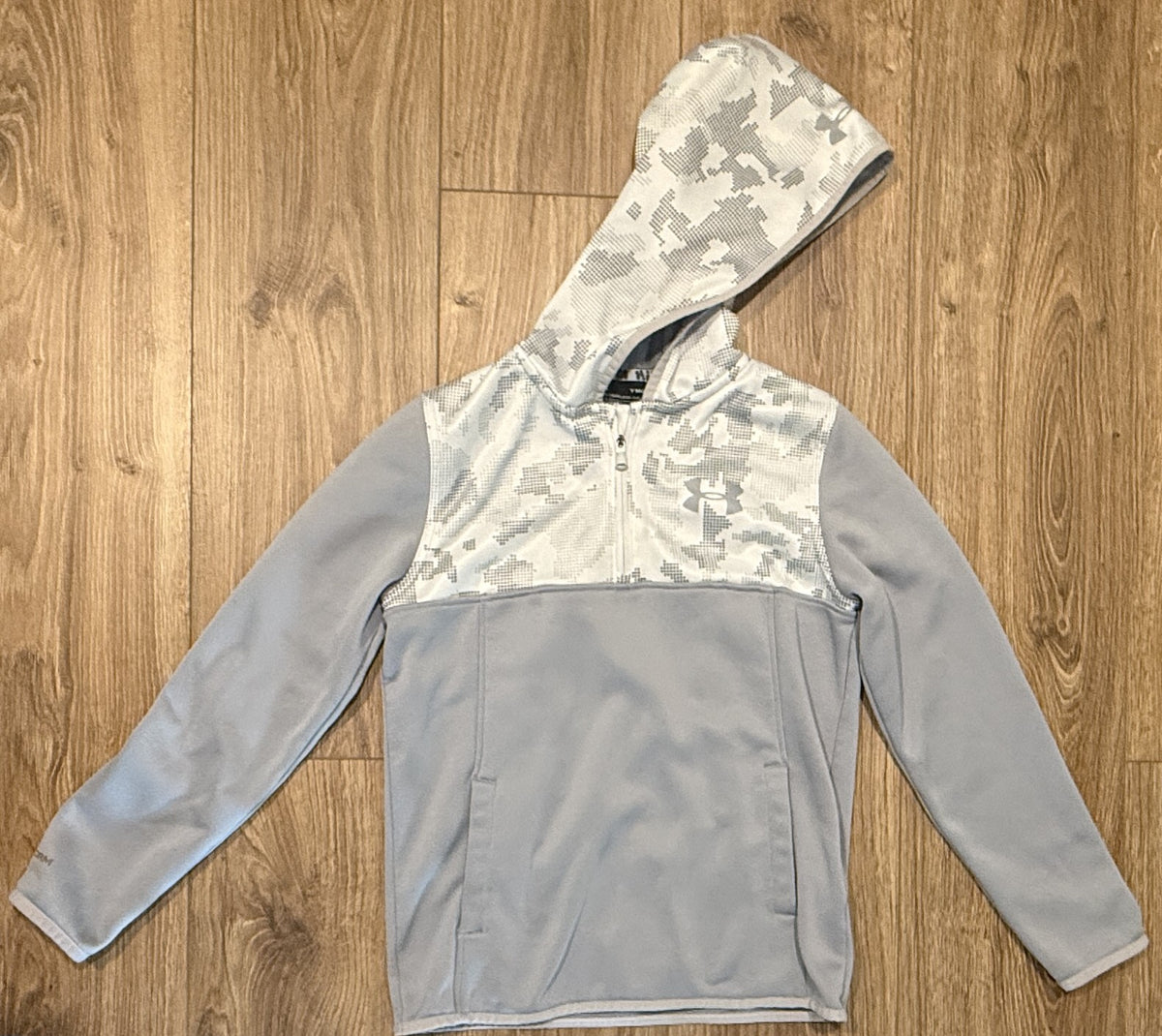 Seller #100 Boys Size YMD Under Armour Gray Hooded 1/4 Zip Pullover