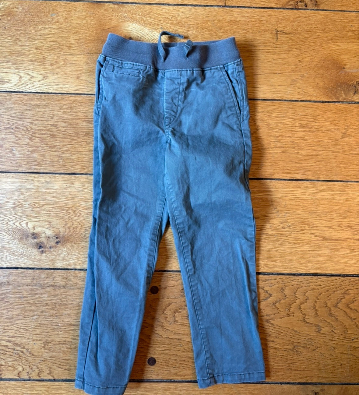 #22 Gap boys 5t gray pants