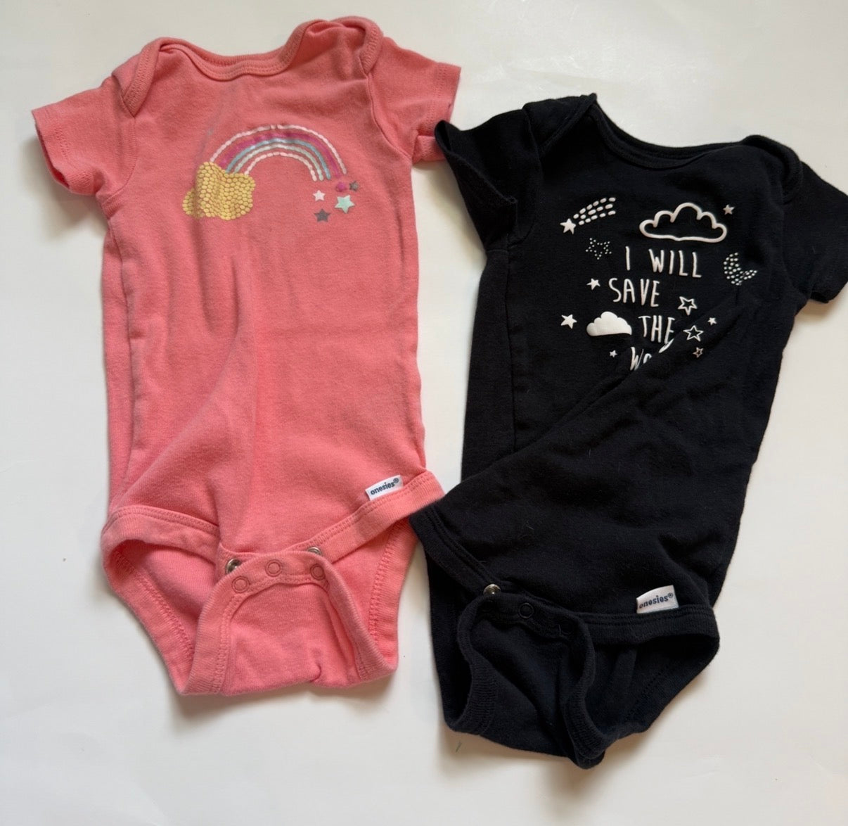#116 Gerber onesie bundle (2) girls 6 months