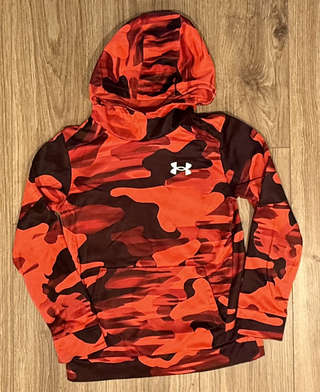 Seller #100 Boys Size YMD Under Armour Loose Fit Red Camo Sweatshirt