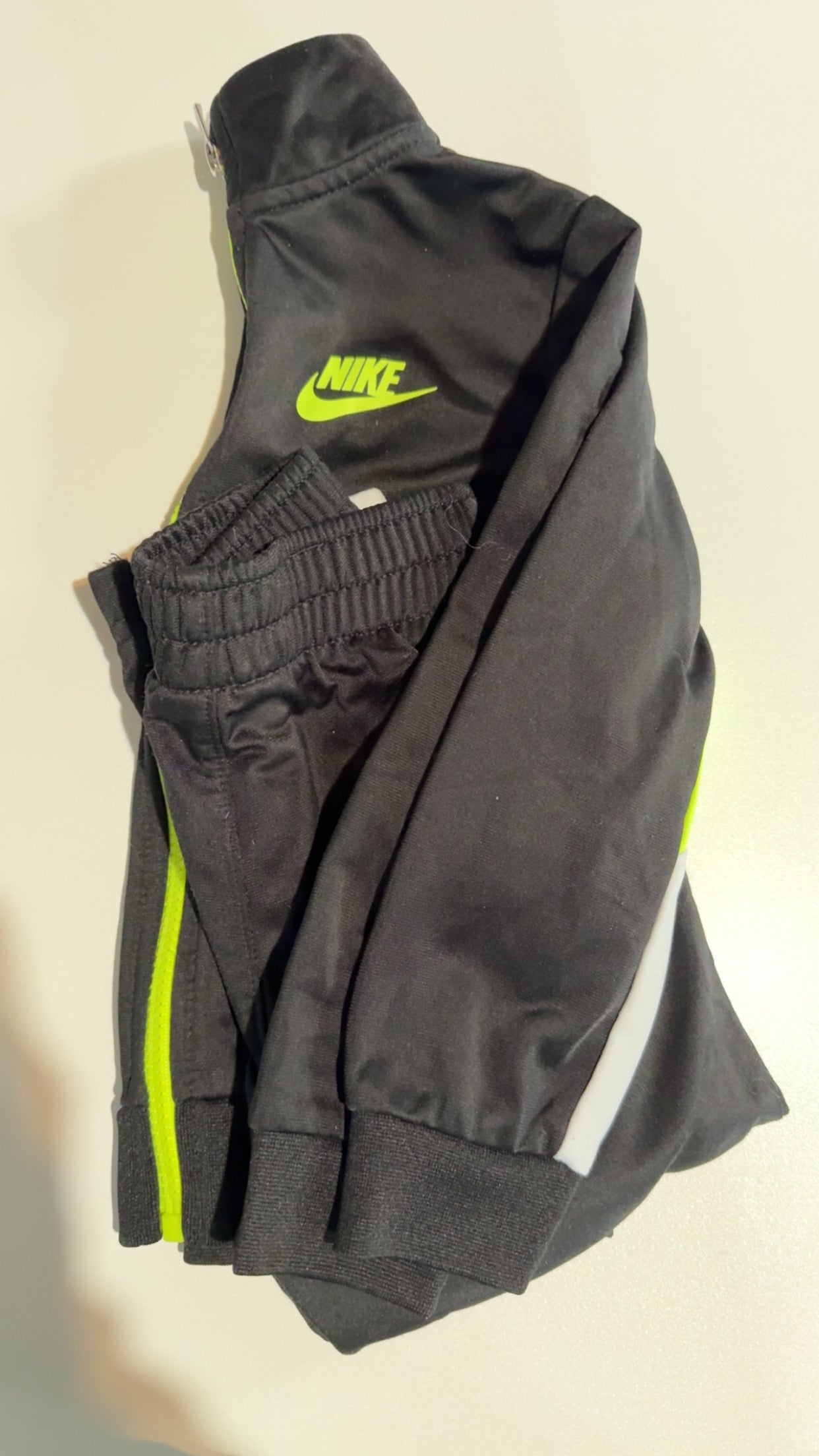 #49 Boys 4T Nike track suit black/lime green/white GUC