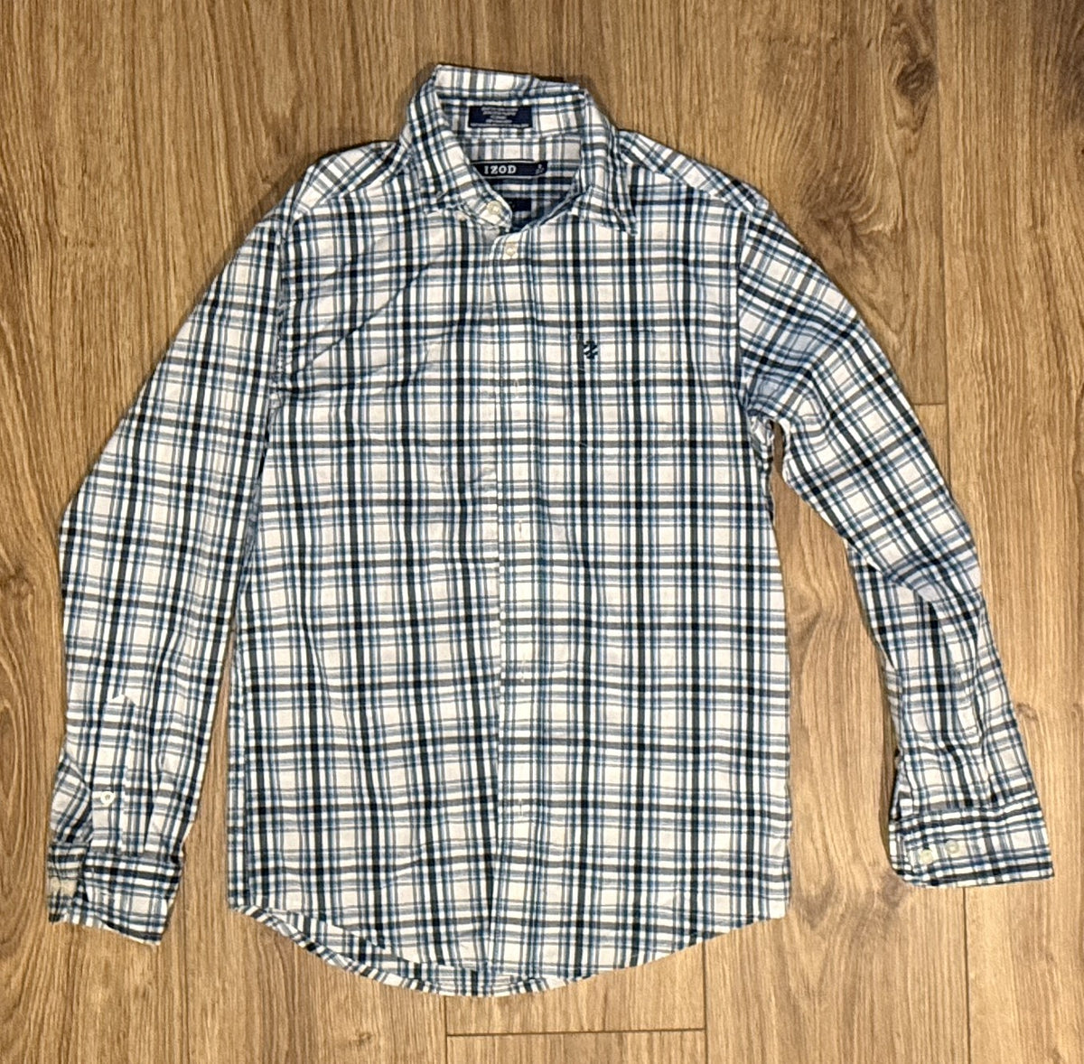 Seller #100 Boys Size M 10-12 Izod Blue Plaid Button Down Shirt