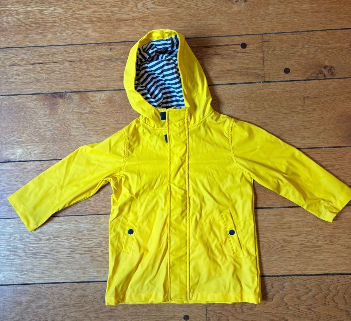 #22 Yellow raincoat size 4