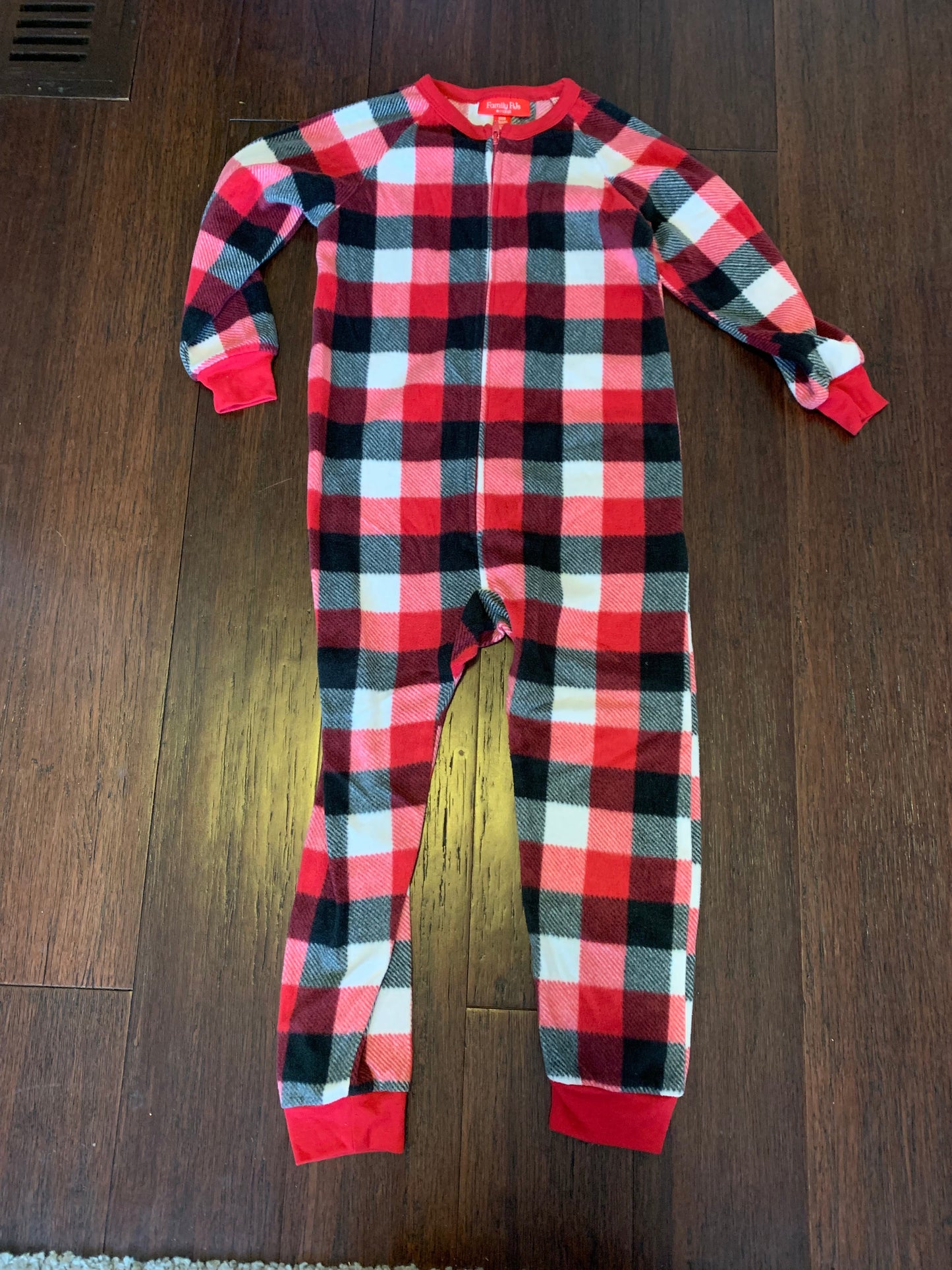 Macy's Family Holiday Fleece PJs, Red/Black Check, EUC, Boys / Girls Size XS (4/5)