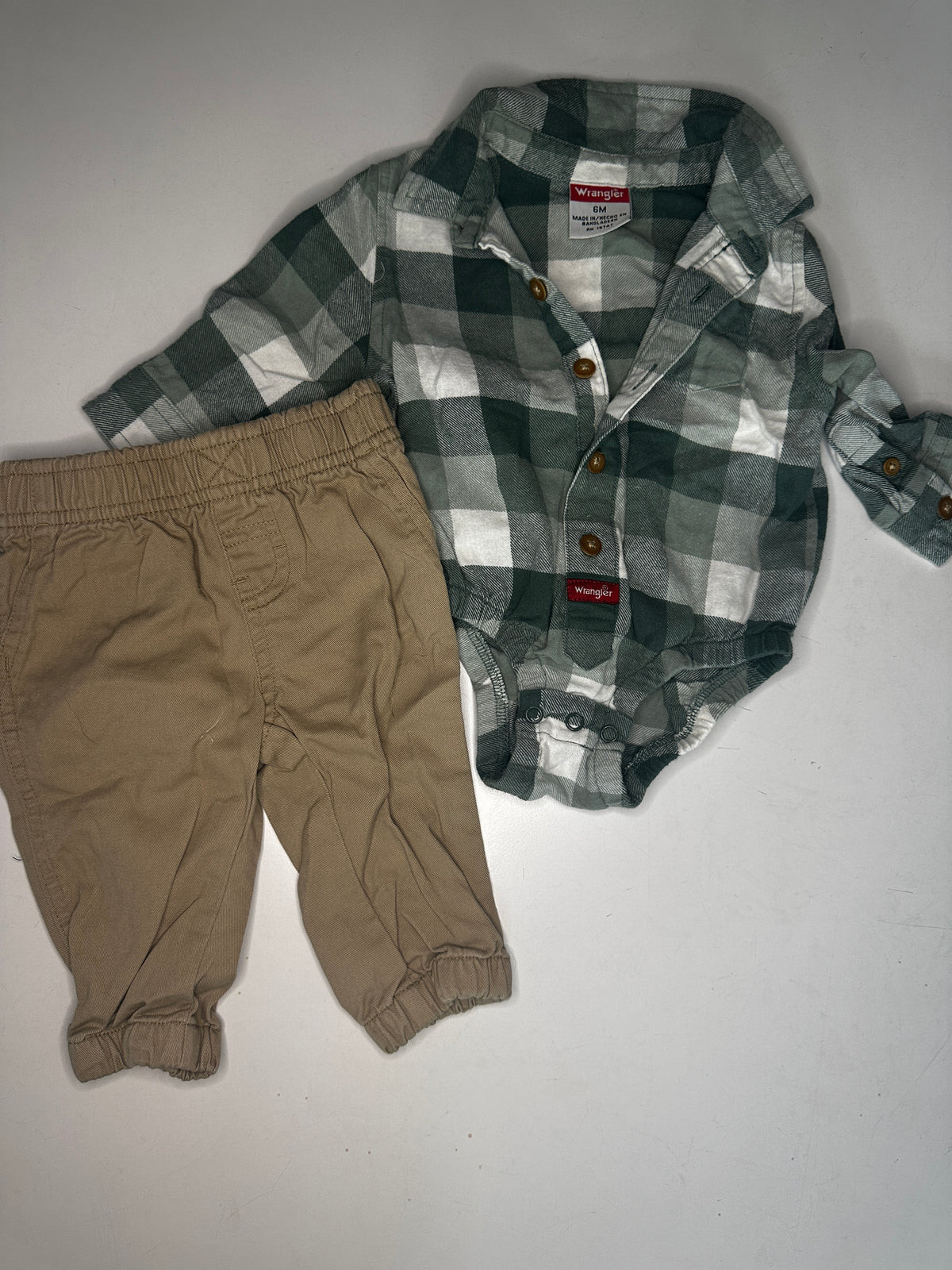 Seller #40 Wrangler fleece & pants set size 6 month