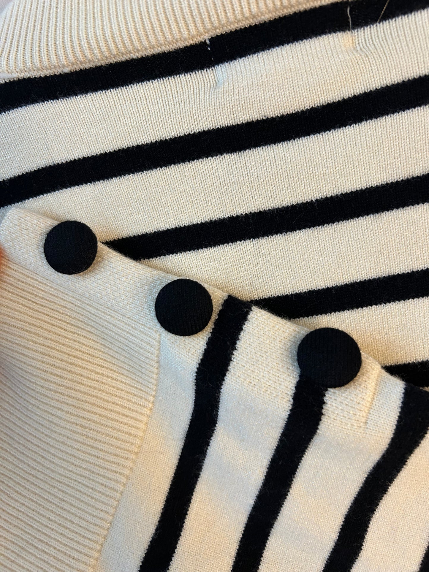 #18 Reduced! Marled black cream striped sweater women’s small