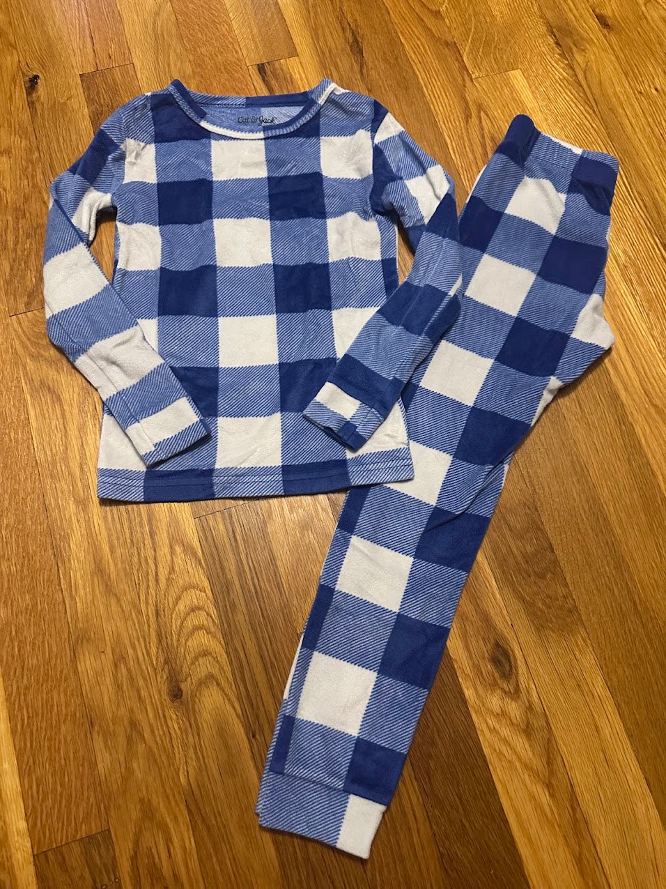 Seller #101 Cat & Jack size 6 boys soft blue/white pajamas