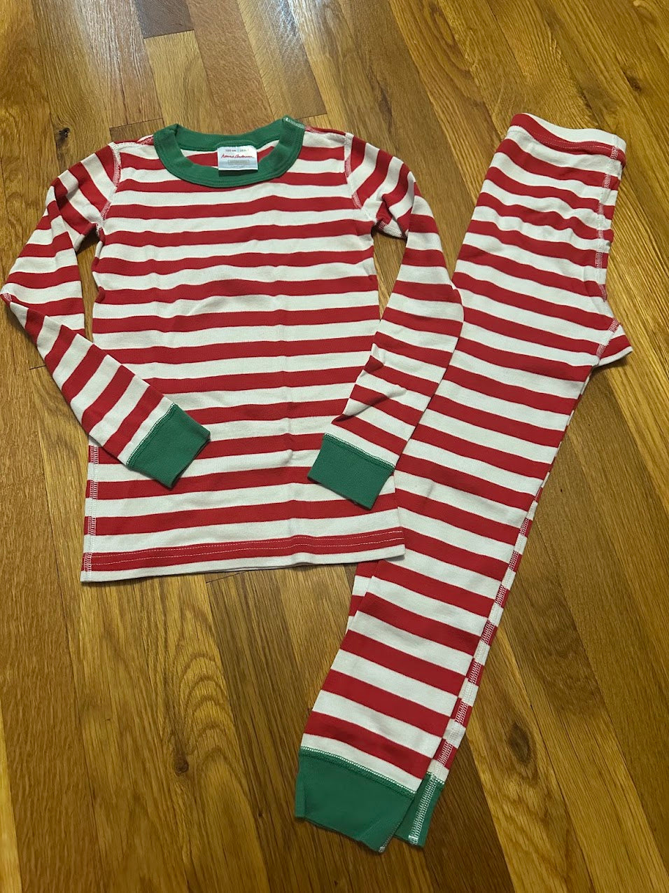 Seller #101 Hanna Andersson size 6-7 red/white/green pajamas