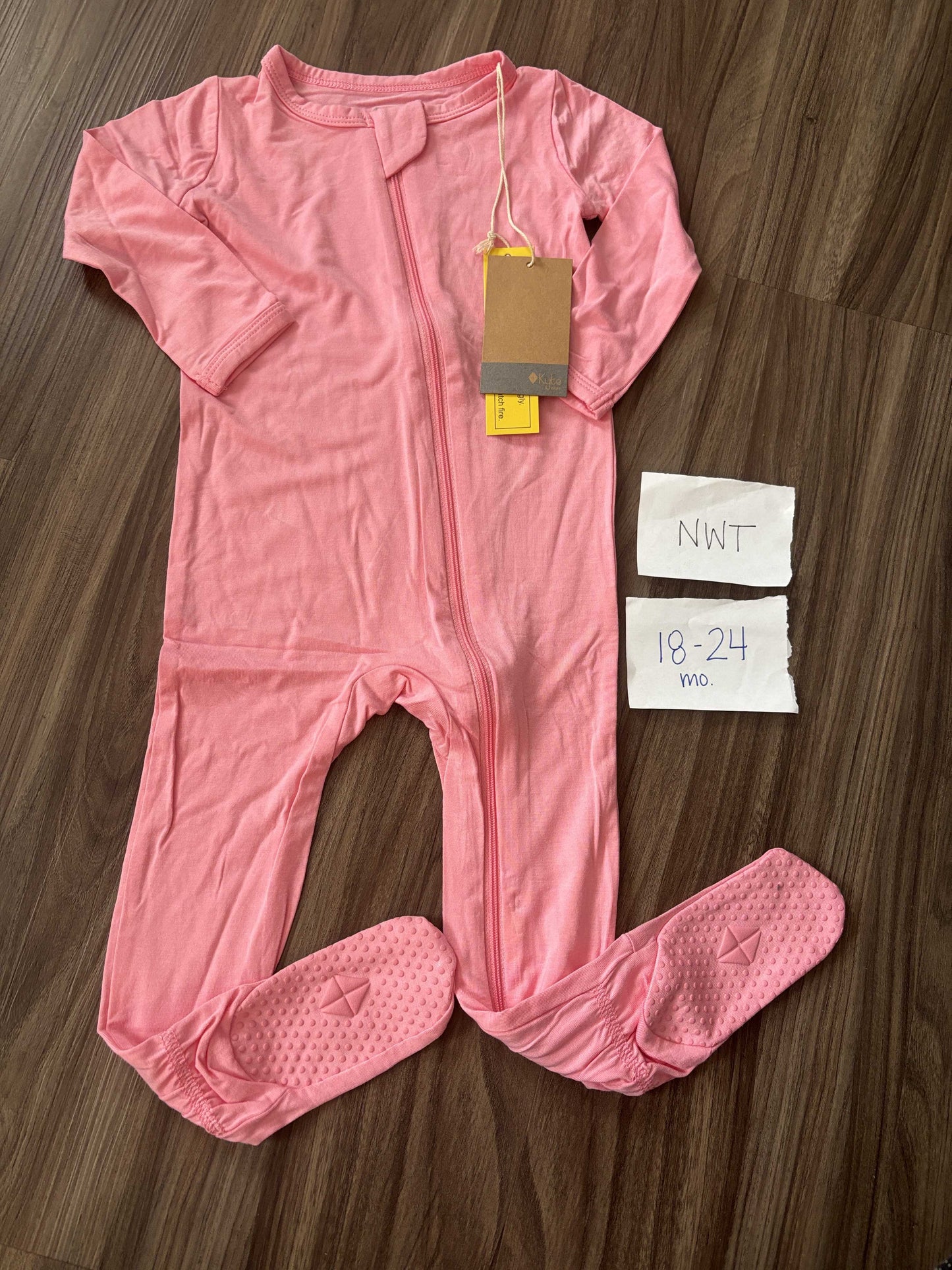 #138 - 18-24 Mo NWT Kyte Baby Pink Zippy