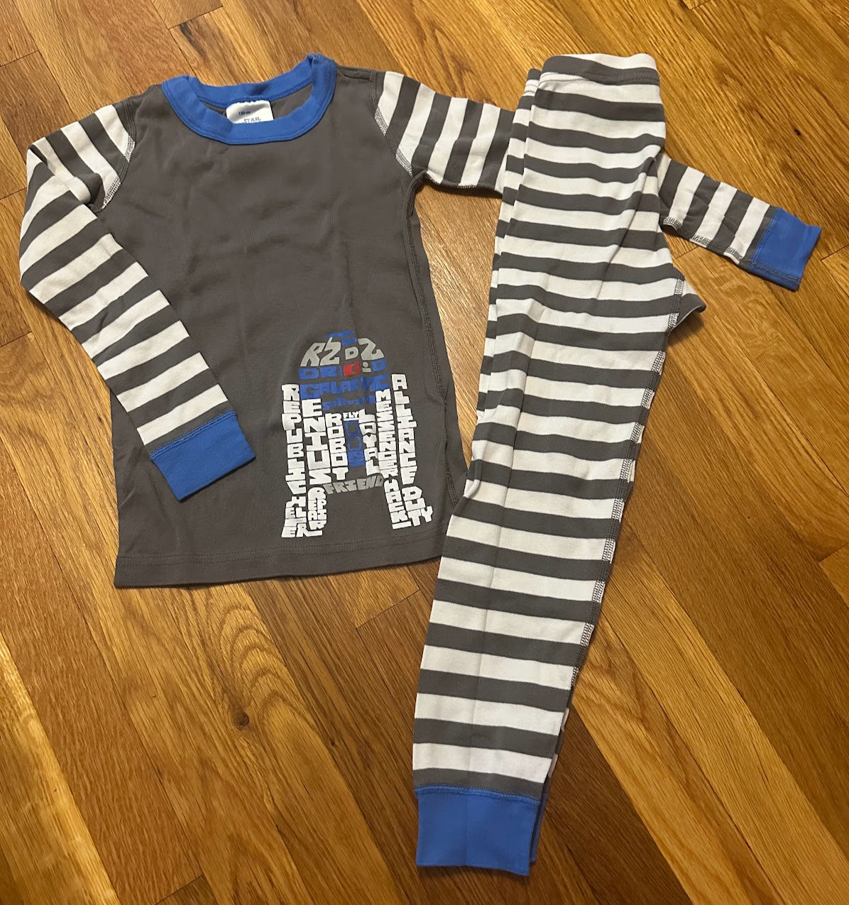 Seller #101 Hanna Andersson boys size 6-7 Star Wars R2D2 pajamas