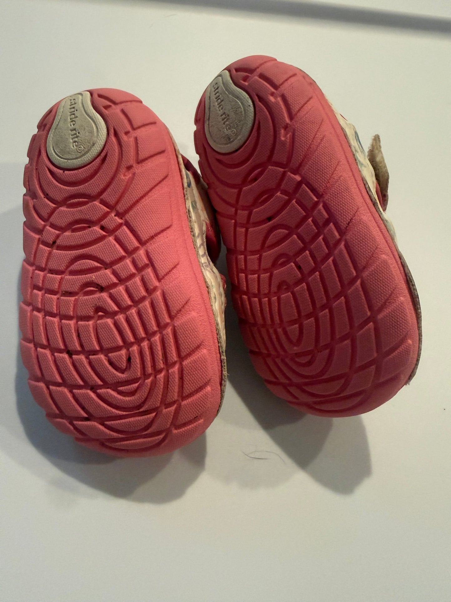 REDUCED #116 Striderite Color Change water shoes girls size c3