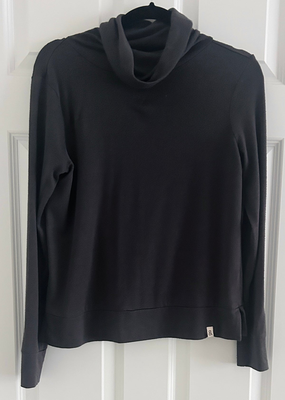 #15 Lou & Grey XS Dark Gray Thinner Turtleneck