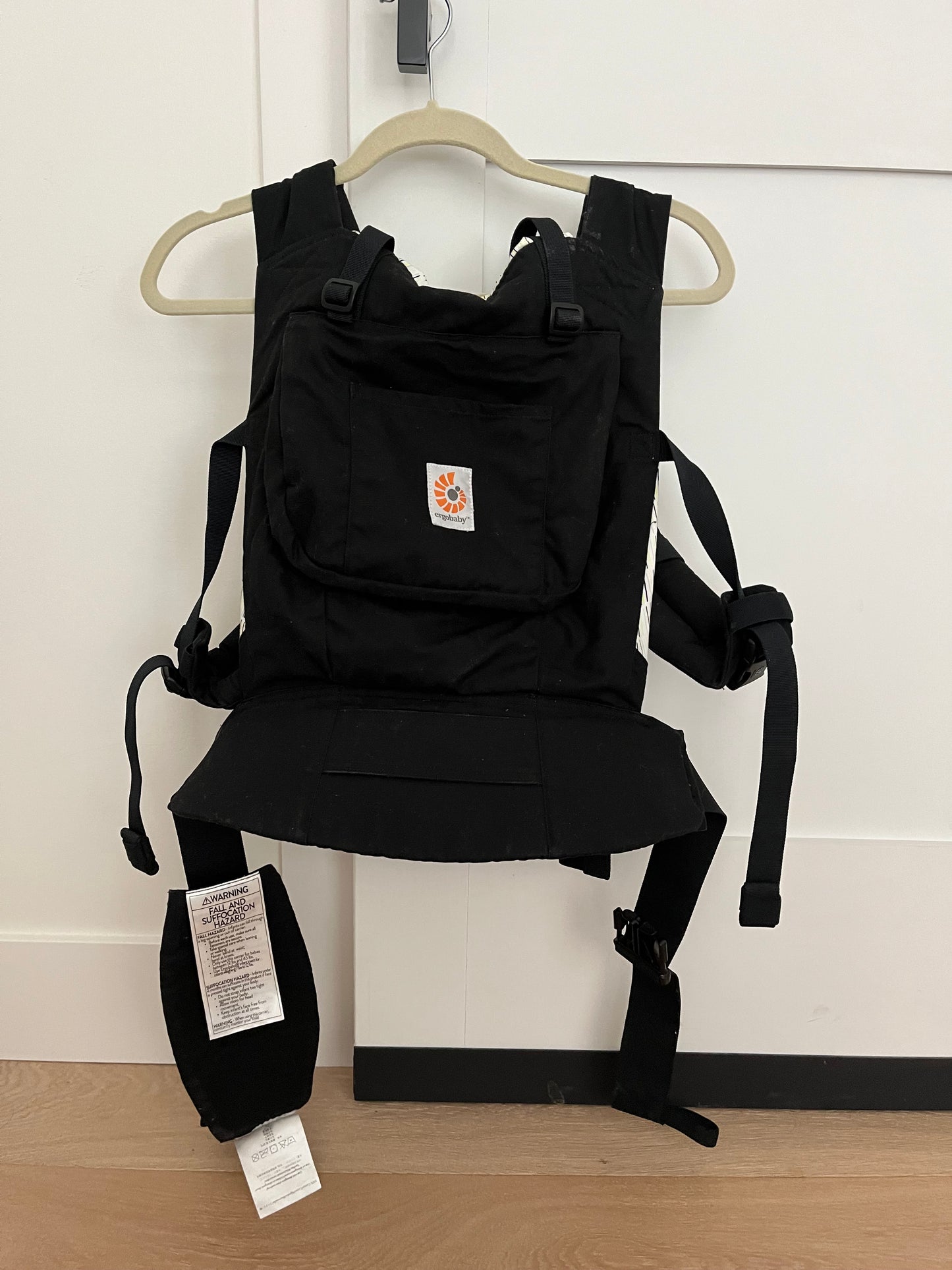 #110 Ergobaby 3 Position Black Baby Carrier