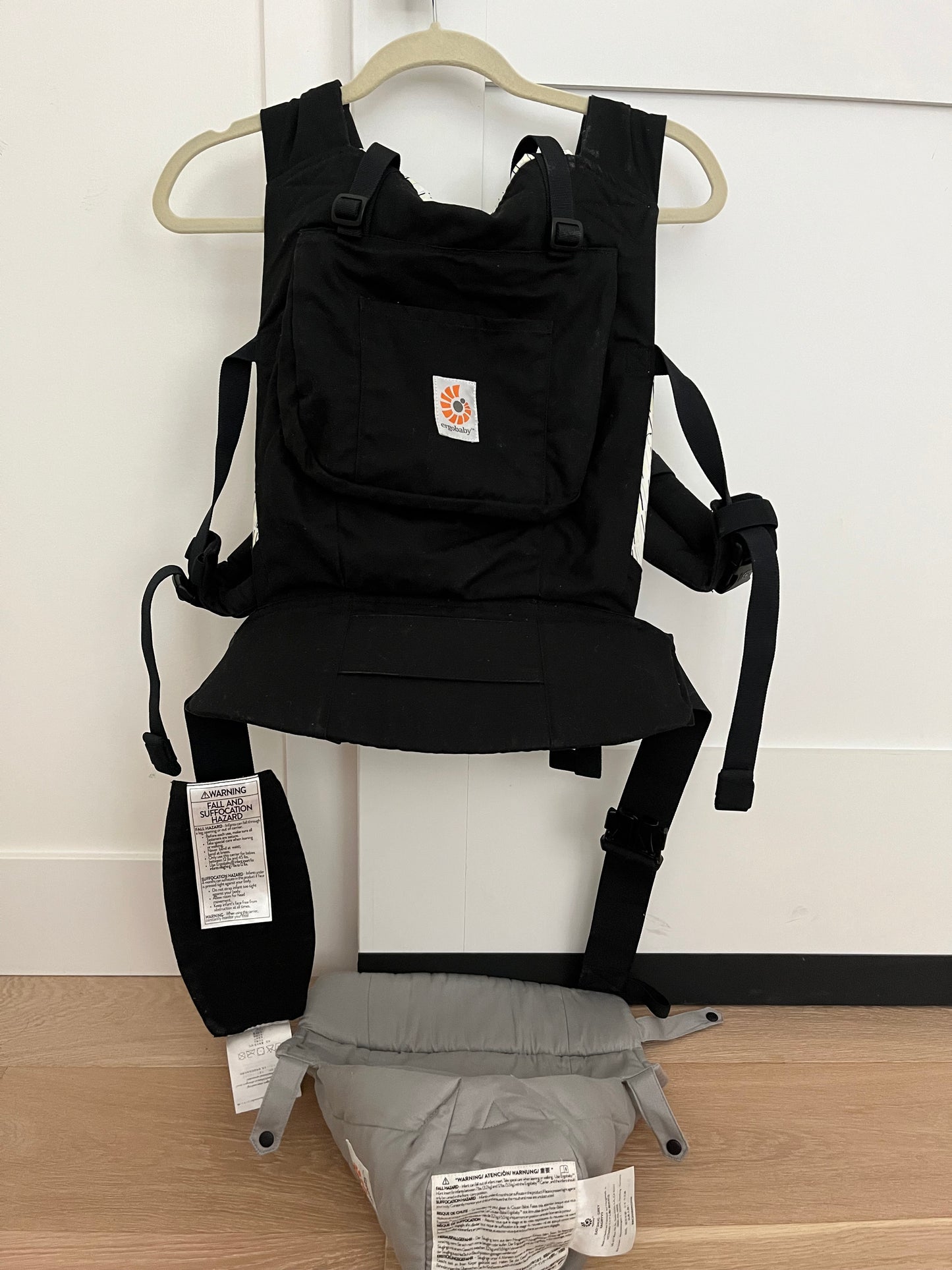 #110 Ergobaby 3 Position Black Baby Carrier