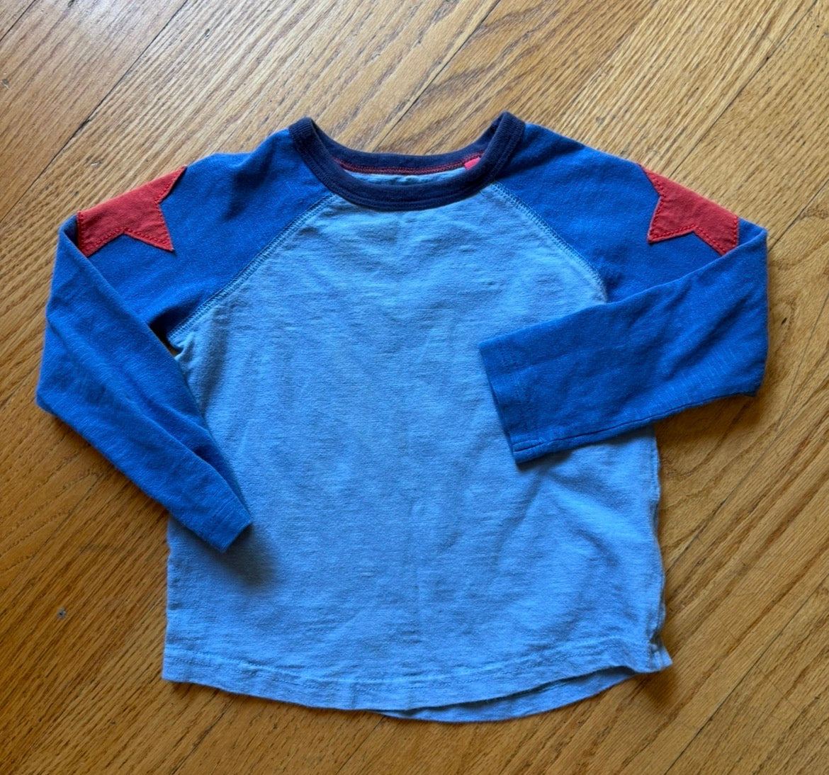 #22 Mini Boden Boys star shirt size 2-3